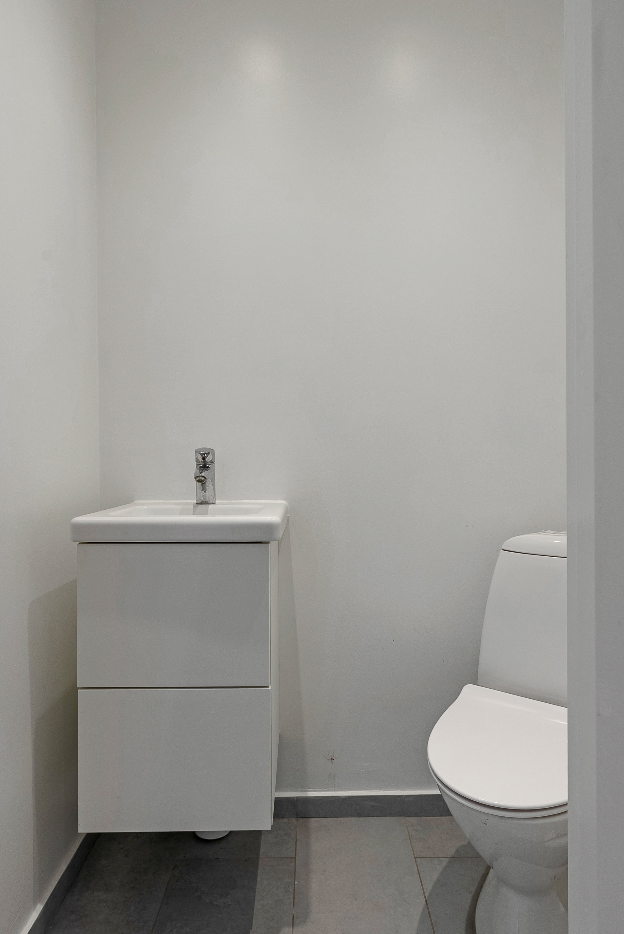 Fremhævet toilet billede i fuldskærmstilstand. Billede af Saugstedgårdsvej 16, 5600 Faaborg