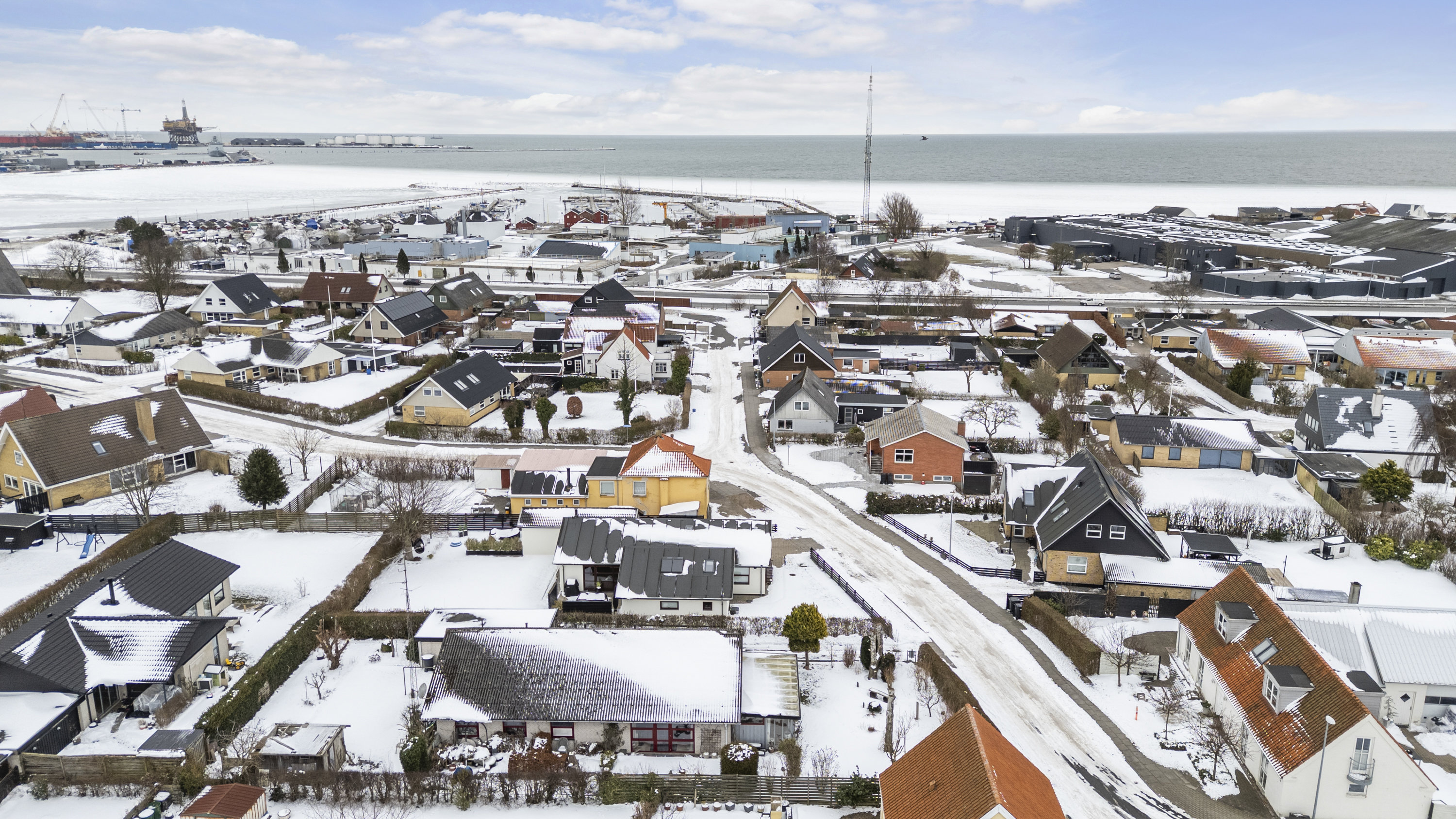 Fremhævet luftfoto billede i fuldskærmstilstand. Billede af Lisborgvej 17, 9900 Frederikshavn