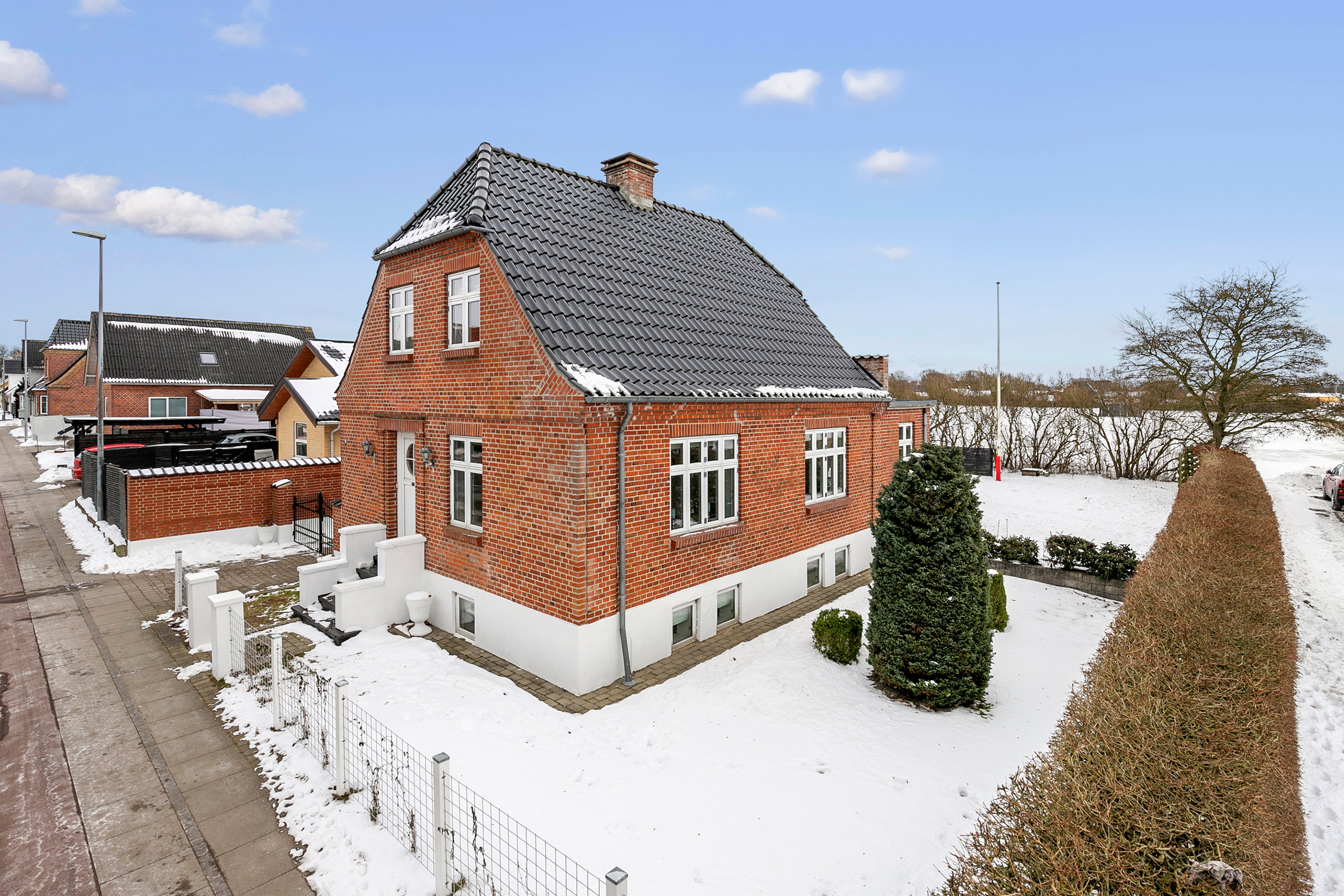 Fremhævet facade billede i fuldskærmstilstand. Billede af Nørregade 98, 9700 Brønderslev