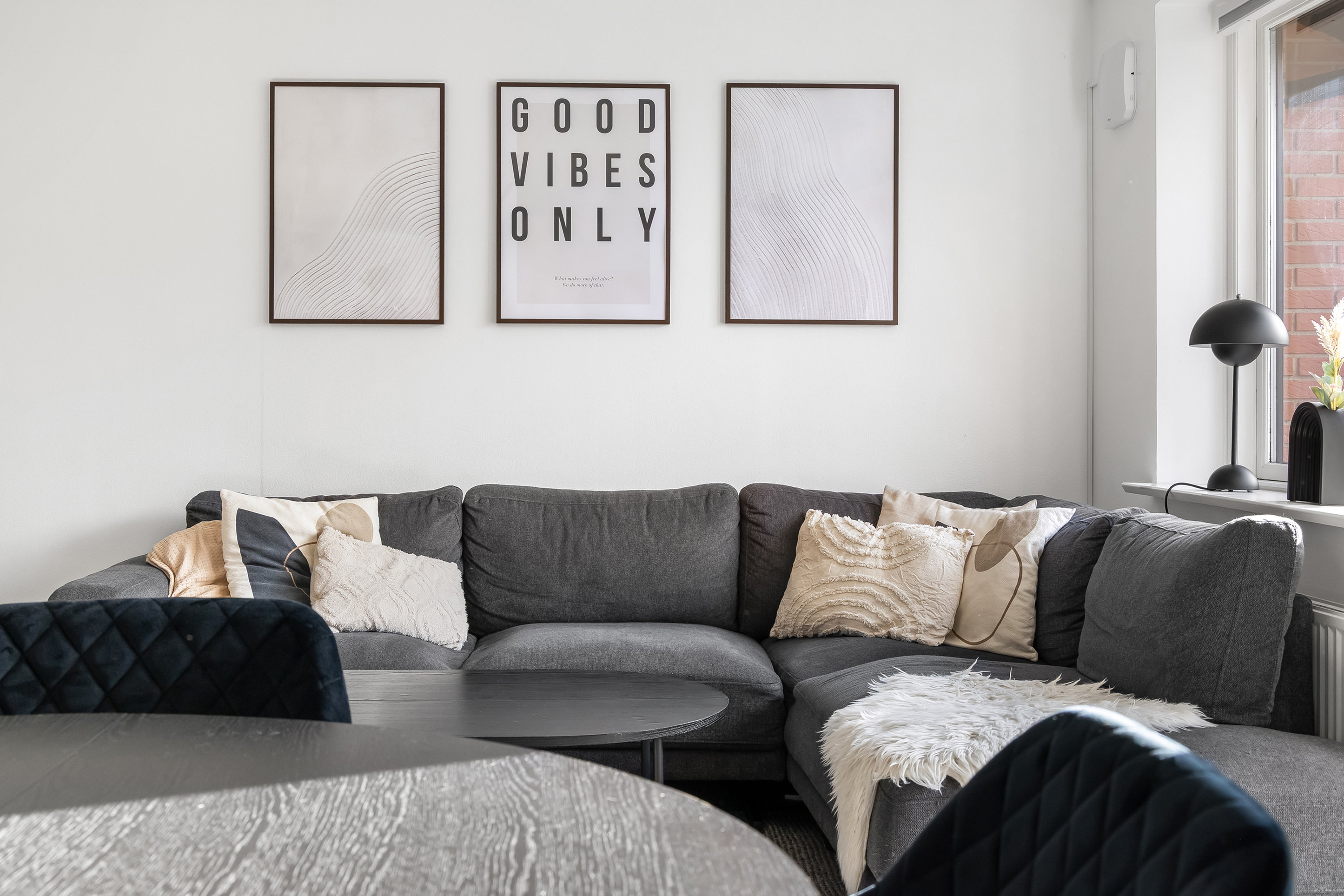 Fremhævet stue billede i fuldskærmstilstand. Billede af Øvej 31B, 3550 Slangerup