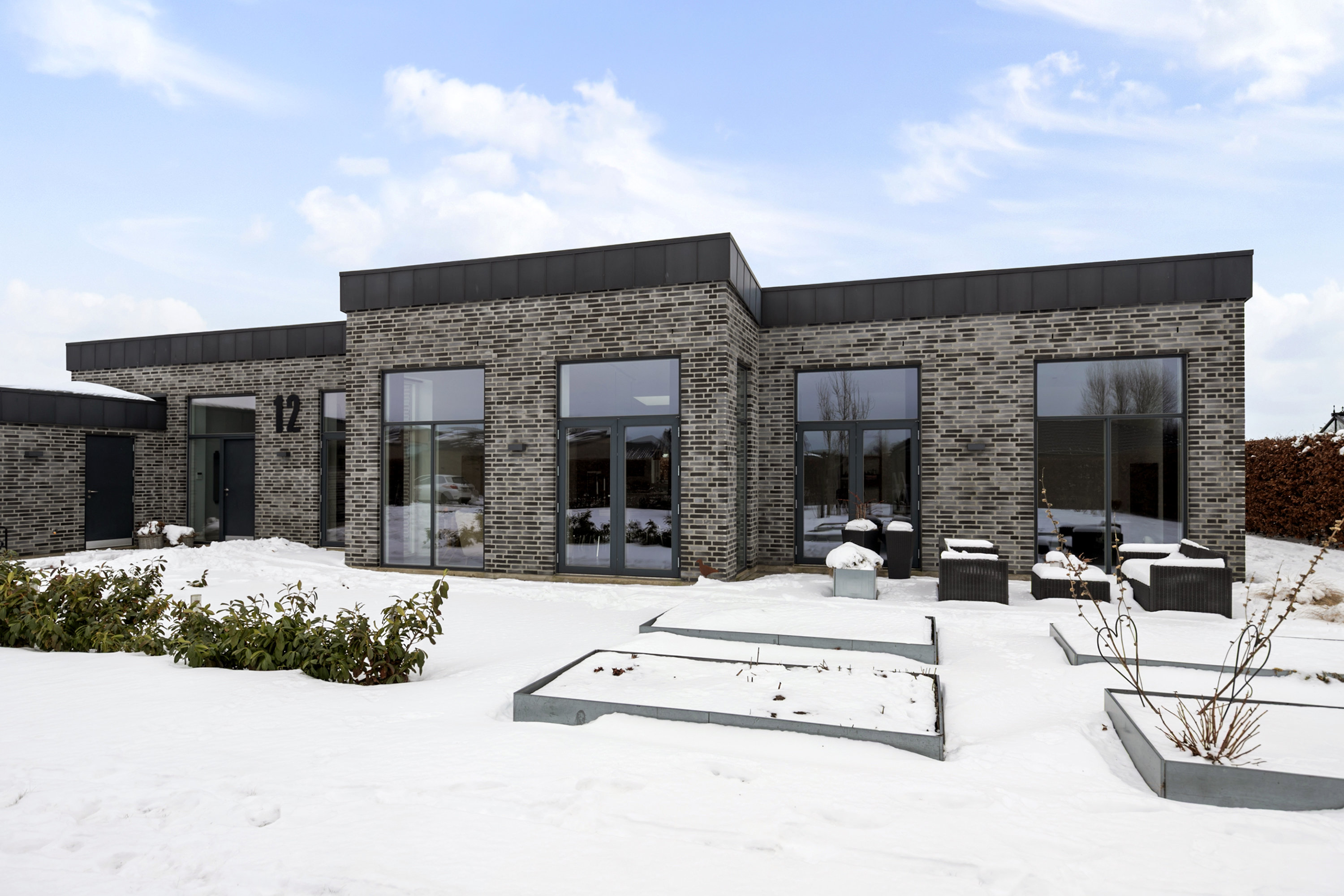 Fremhævet facade billede i fuldskærmstilstand. Billede af Torngårdsallé 12, 9440 Aabybro