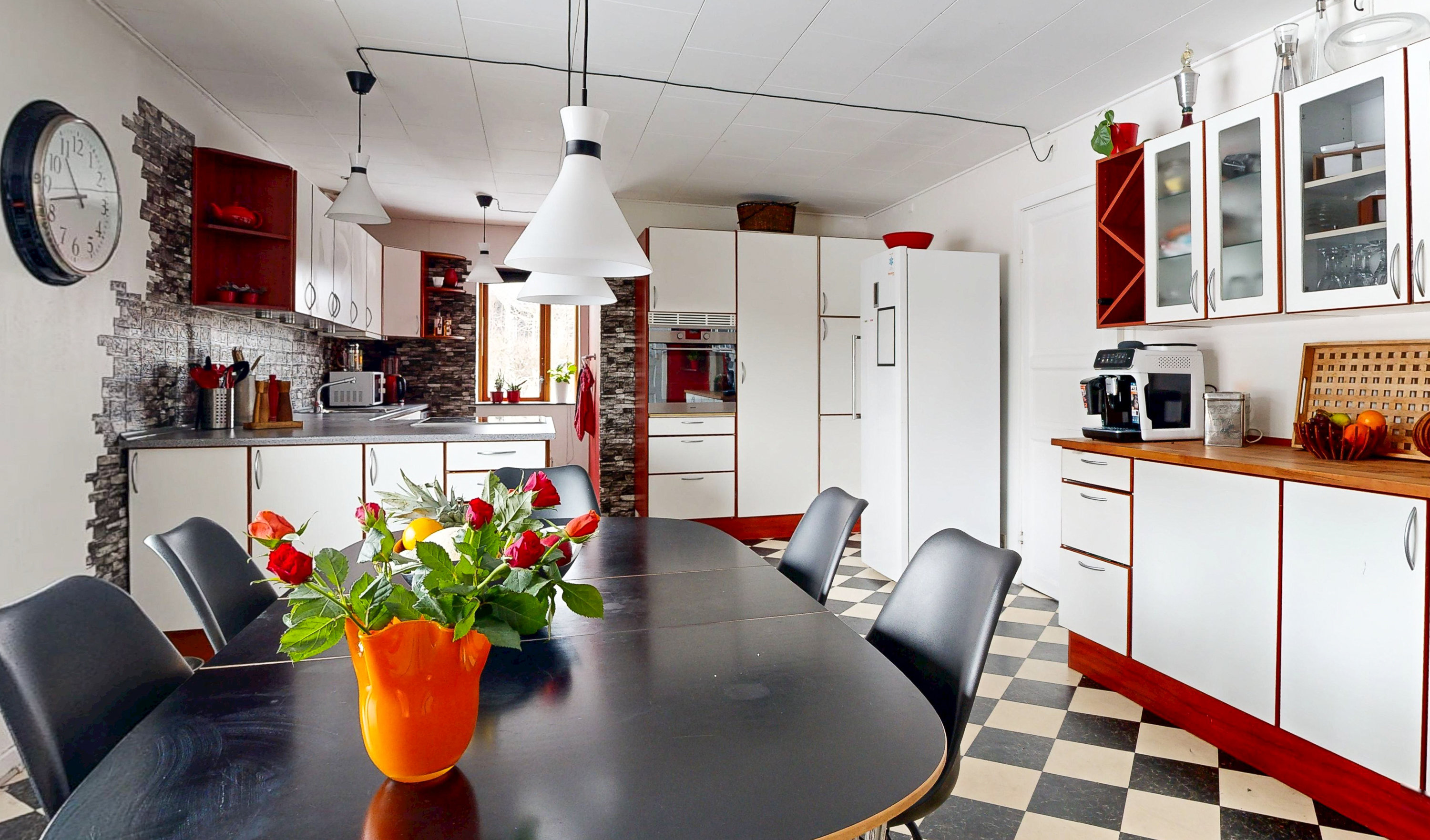 Fremhævet køkken alrum billede i fuldskærmstilstand. Billede af Møllegårds Allé 6, 8600 Silkeborg