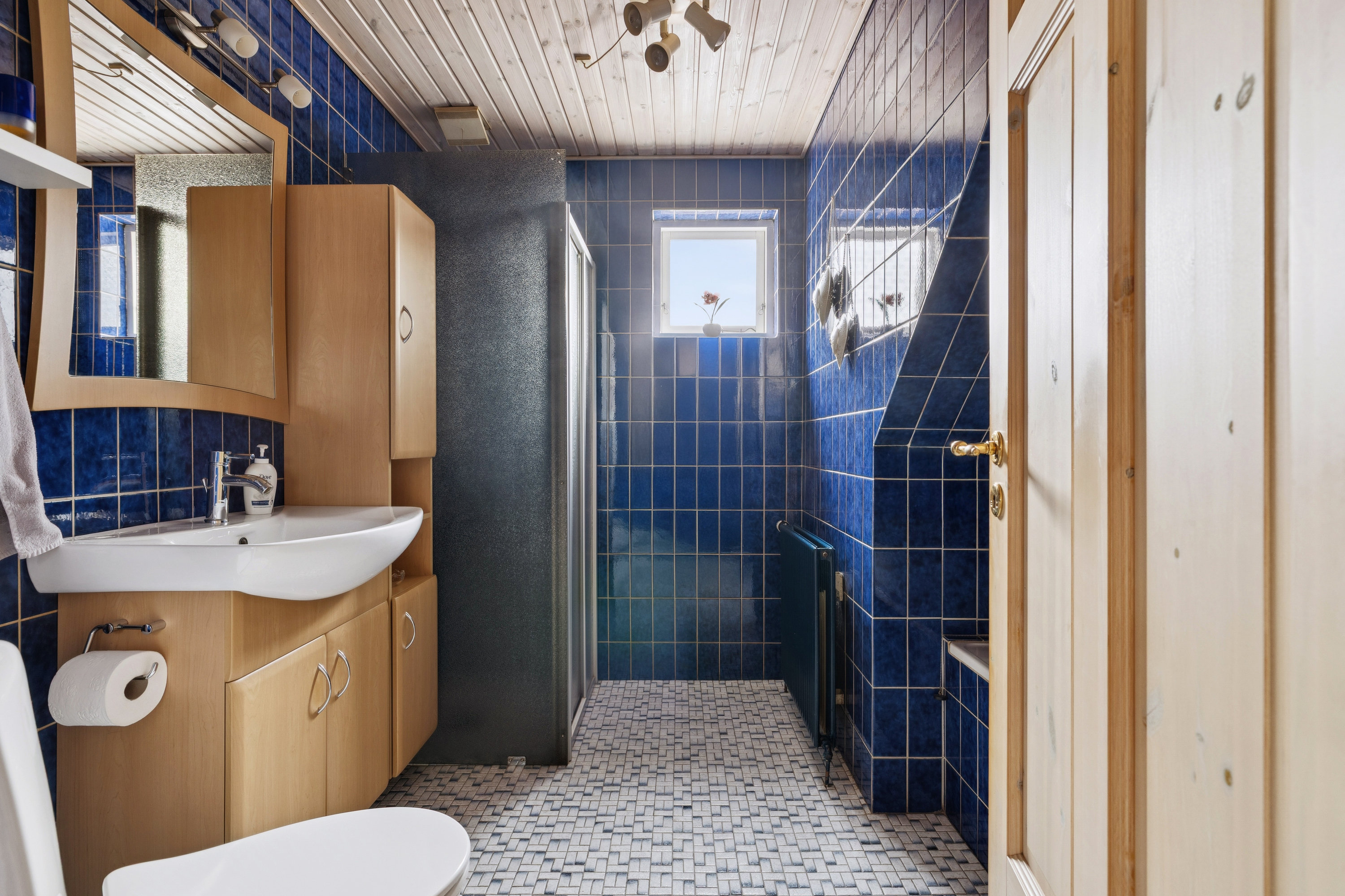 Fremhævet badeværelse billede i fuldskærmstilstand. Billede af Vandværksvej 5, 9560 Hadsund