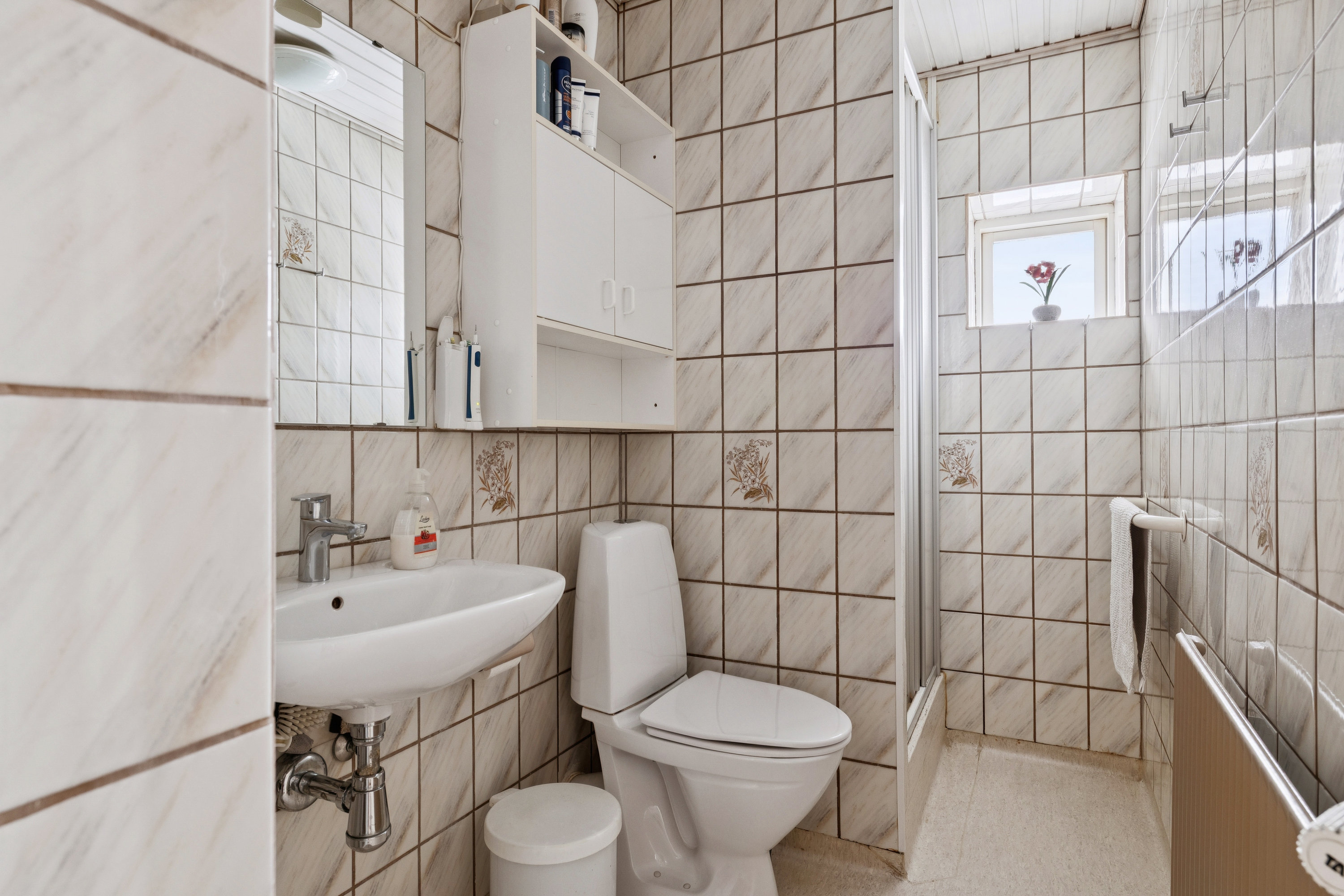 Fremhævet badeværelse billede i fuldskærmstilstand. Billede af Vandværksvej 5, 9560 Hadsund