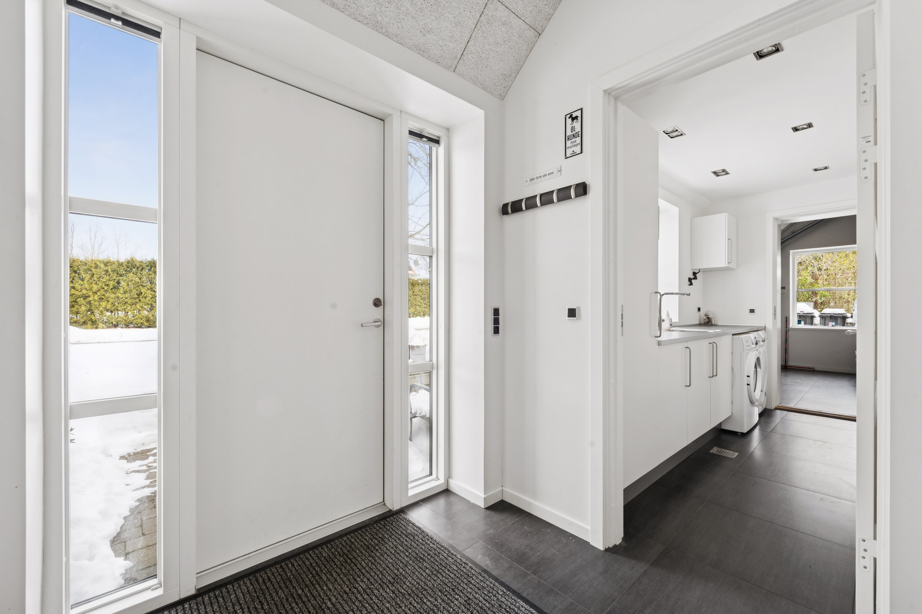 Fremhævet gang billede i fuldskærmstilstand. Billede af Ellekilde 20, 2635 Ishøj