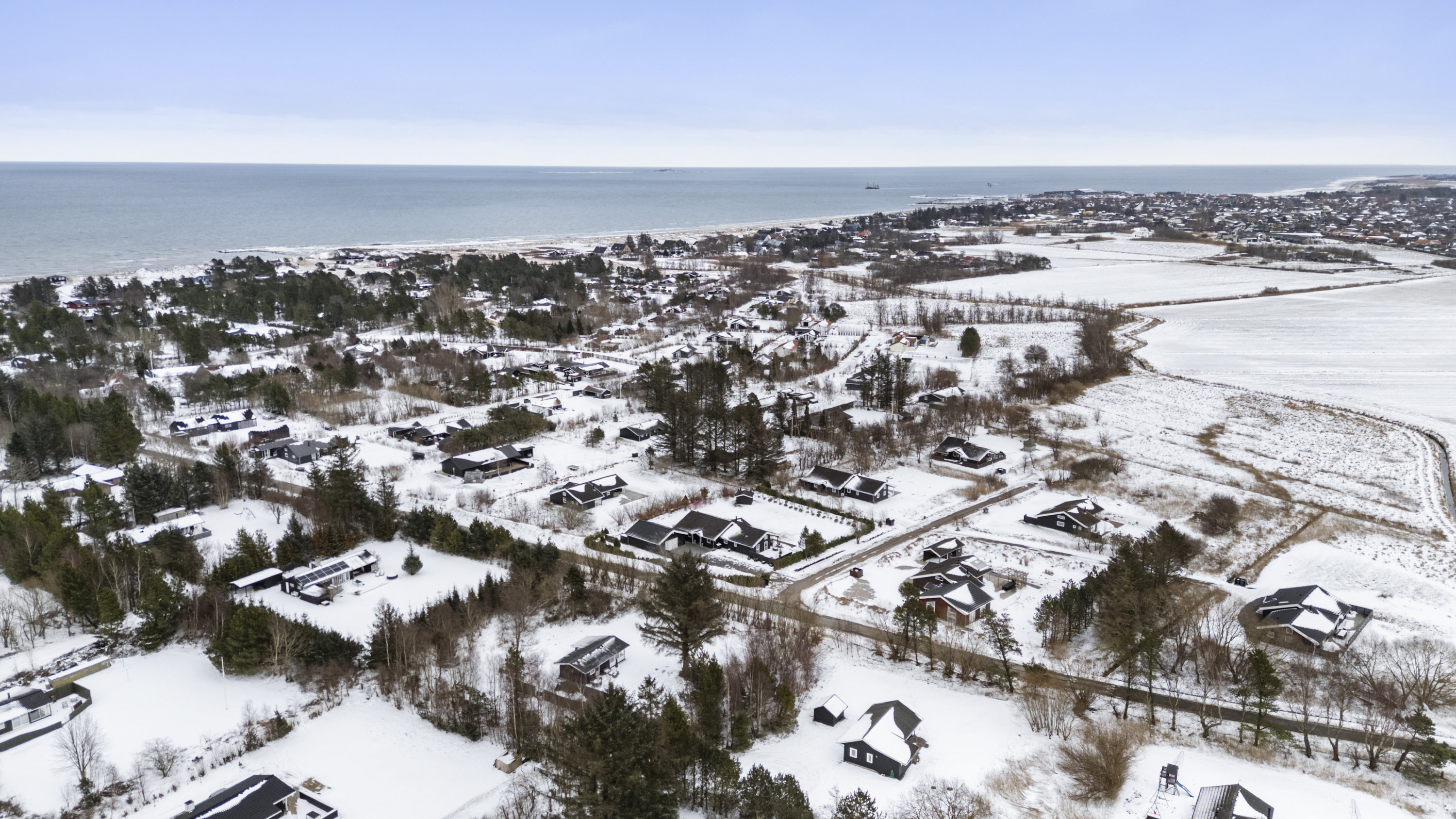 Fremhævet luftfoto billede i fuldskærmstilstand. Billede af Havremarken 4, Bratten, 9970 Strandby