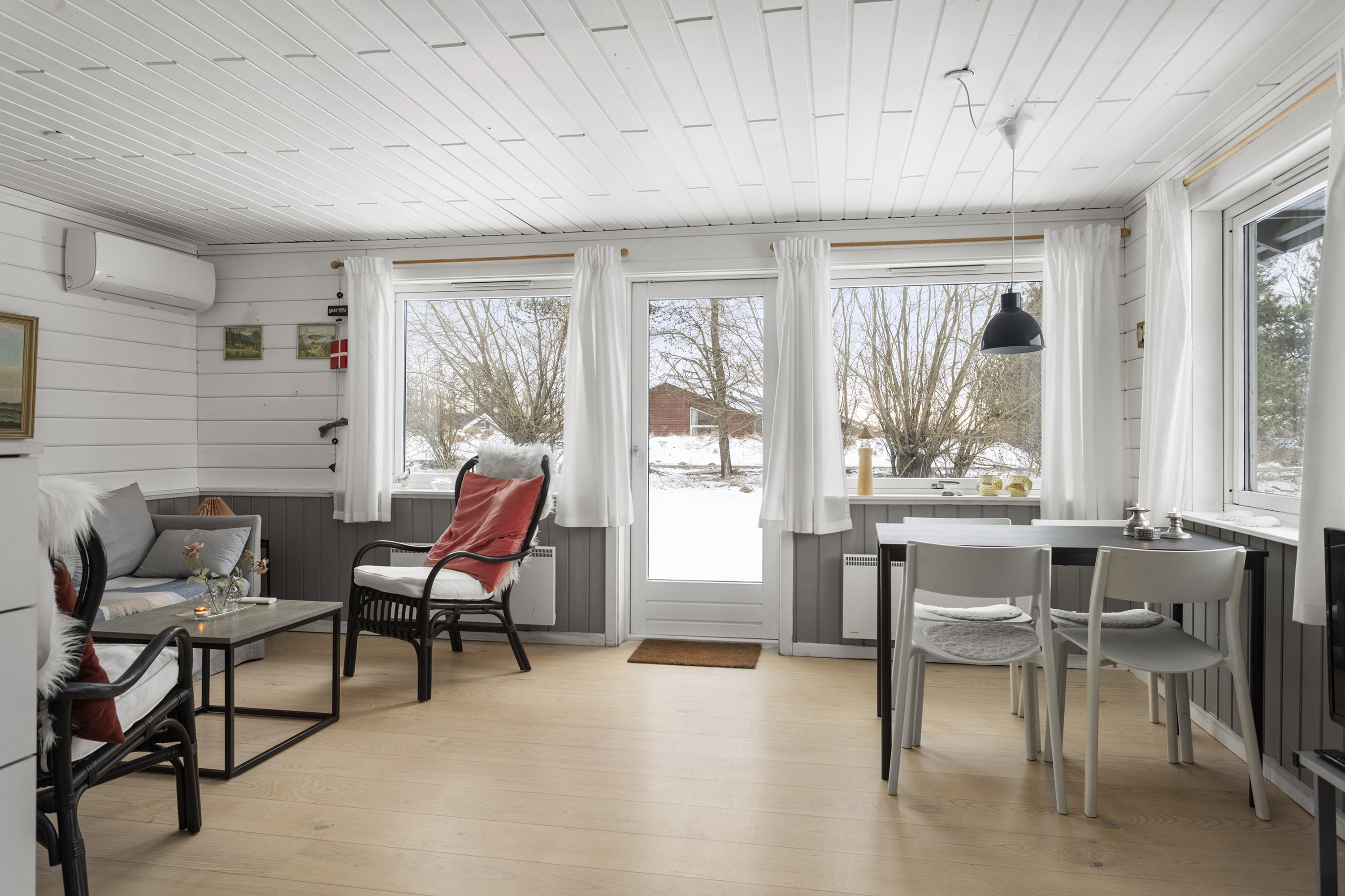 Fremhævet stue billede i fuldskærmstilstand. Billede af Havremarken 4, Bratten, 9970 Strandby