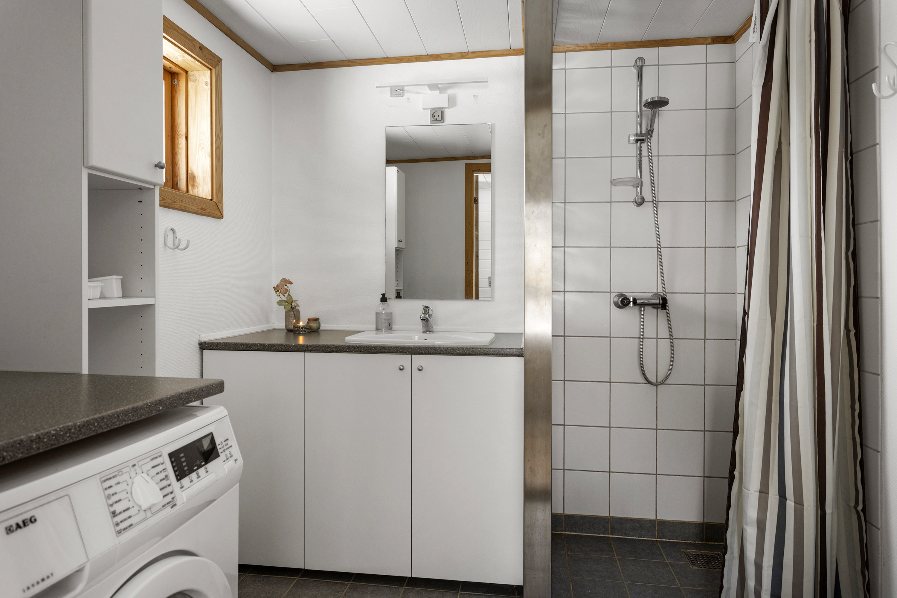 Fremhævet badeværelse billede i fuldskærmstilstand. Billede af Havremarken 4, Bratten, 9970 Strandby