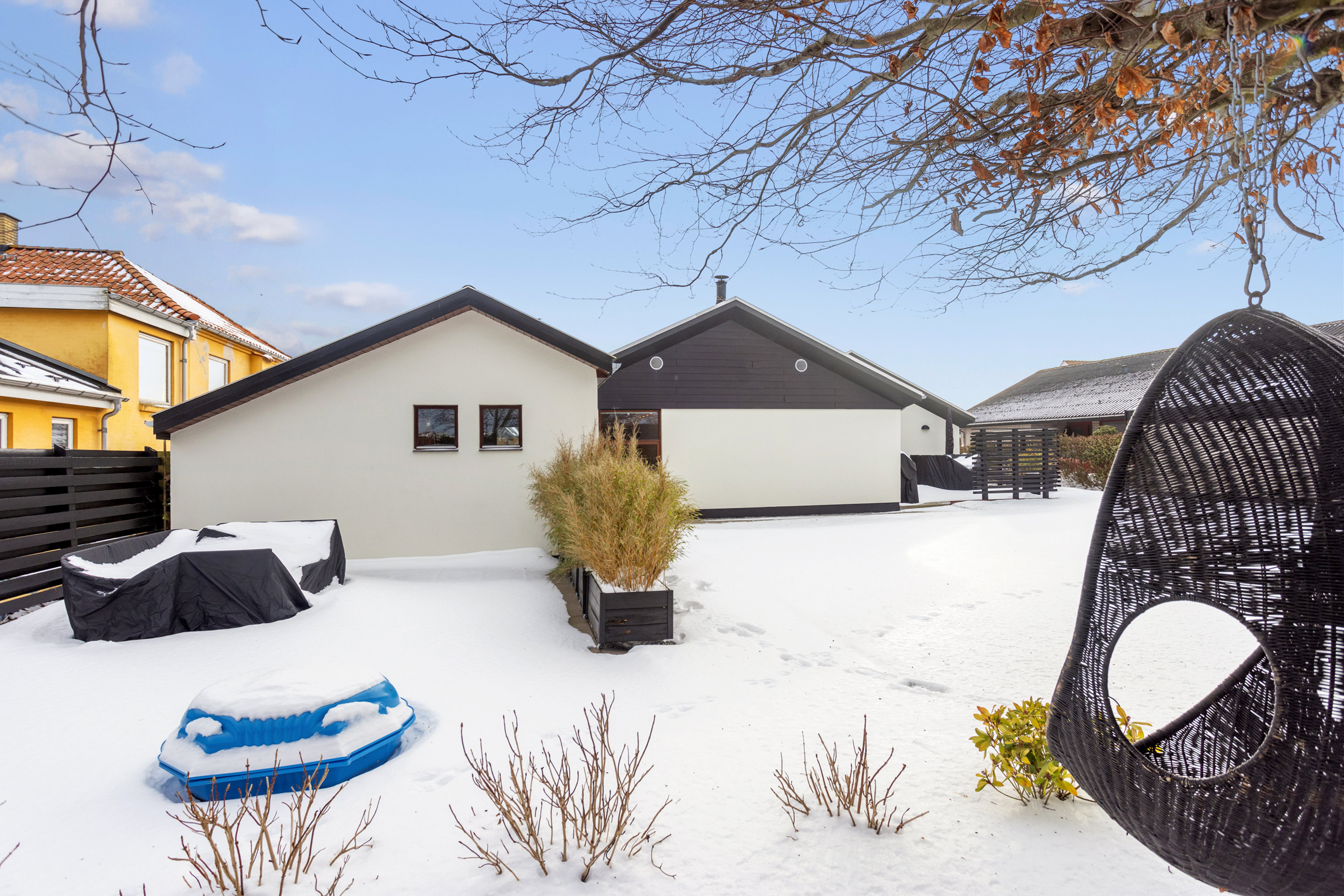 Fremhævet terrasse billede i fuldskærmstilstand. Billede af Lisborgvej 17, 9900 Frederikshavn