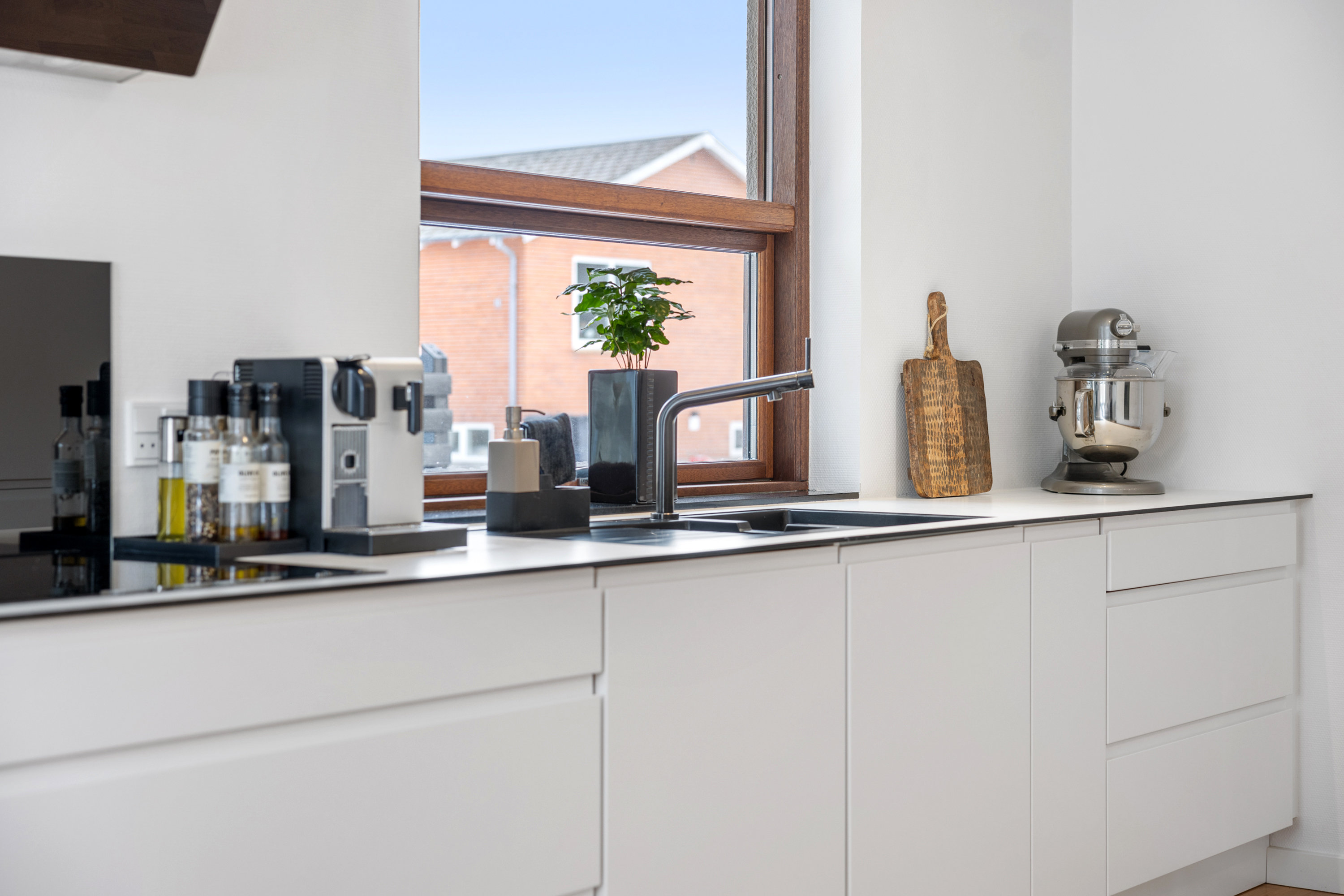 Fremhævet køkken billede i fuldskærmstilstand. Billede af Lisborgvej 17, 9900 Frederikshavn