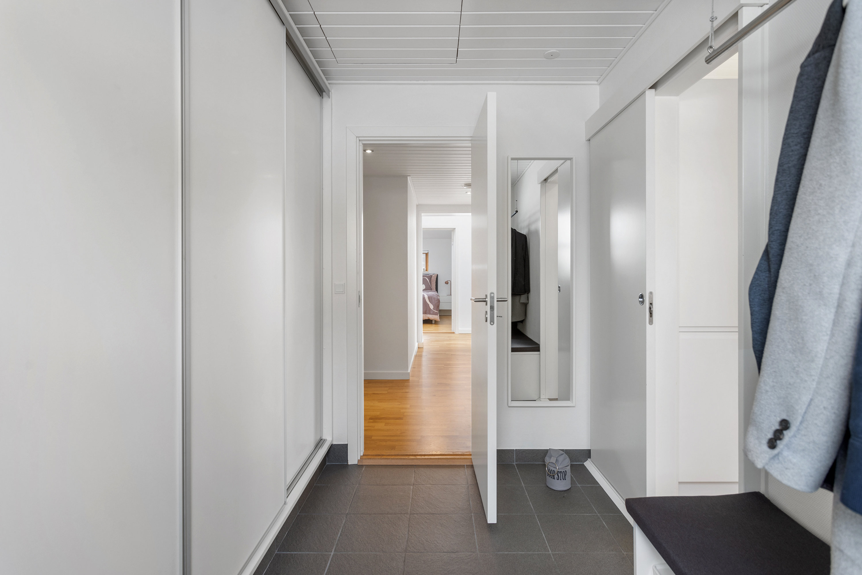 Fremhævet entré billede i fuldskærmstilstand. Billede af Lisborgvej 17, 9900 Frederikshavn