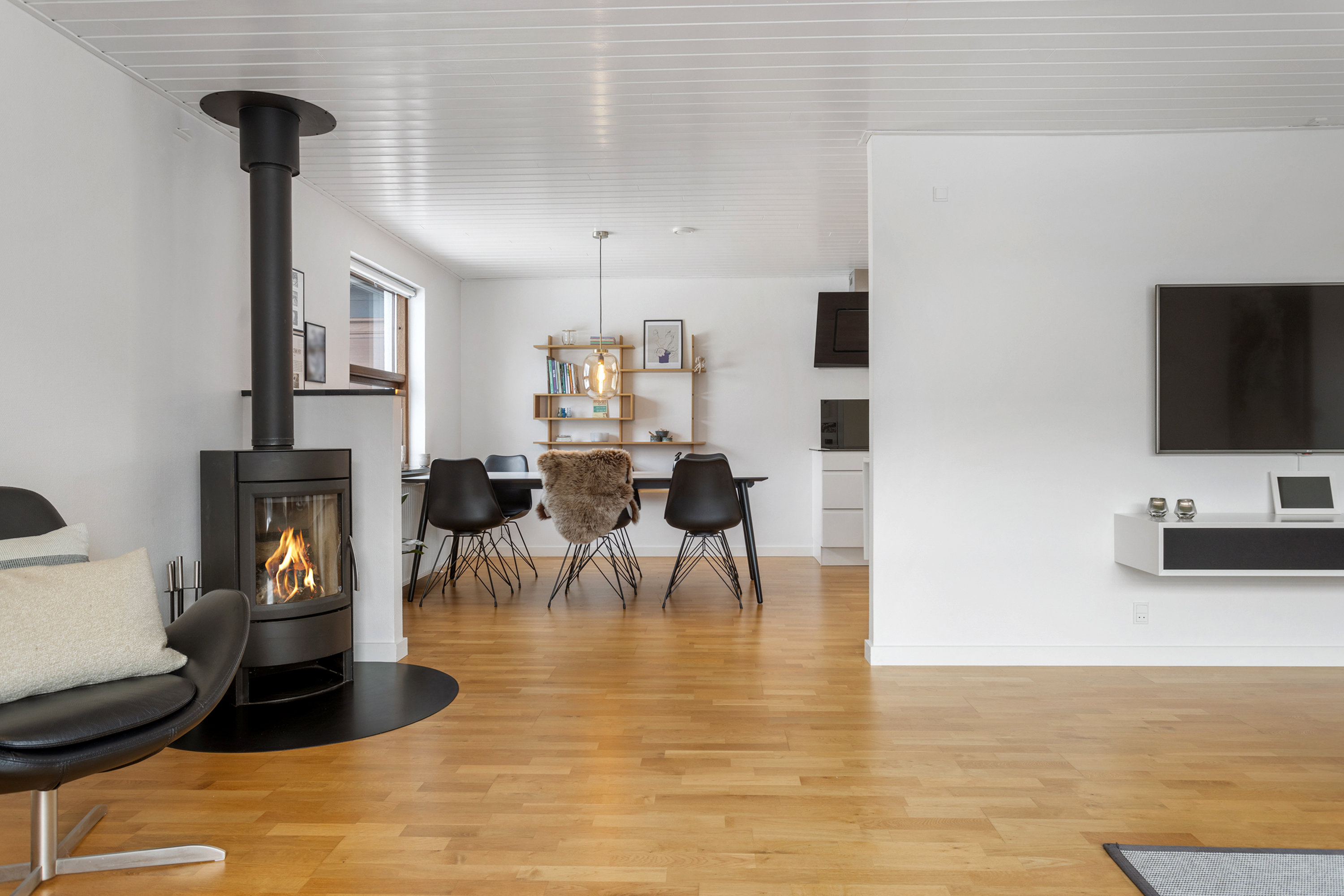 Fremhævet stue billede i fuldskærmstilstand. Billede af Lisborgvej 17, 9900 Frederikshavn