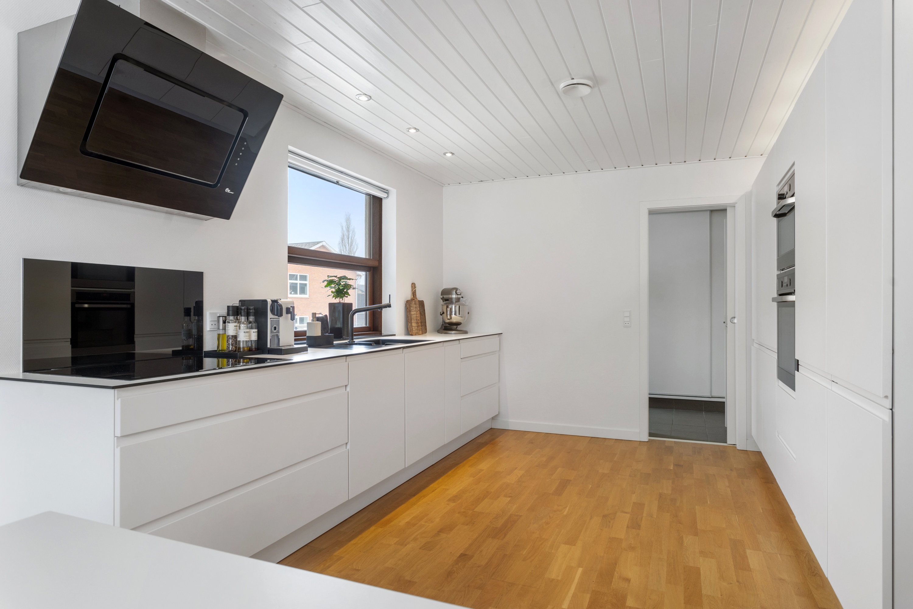 Fremhævet køkken billede i fuldskærmstilstand. Billede af Lisborgvej 17, 9900 Frederikshavn