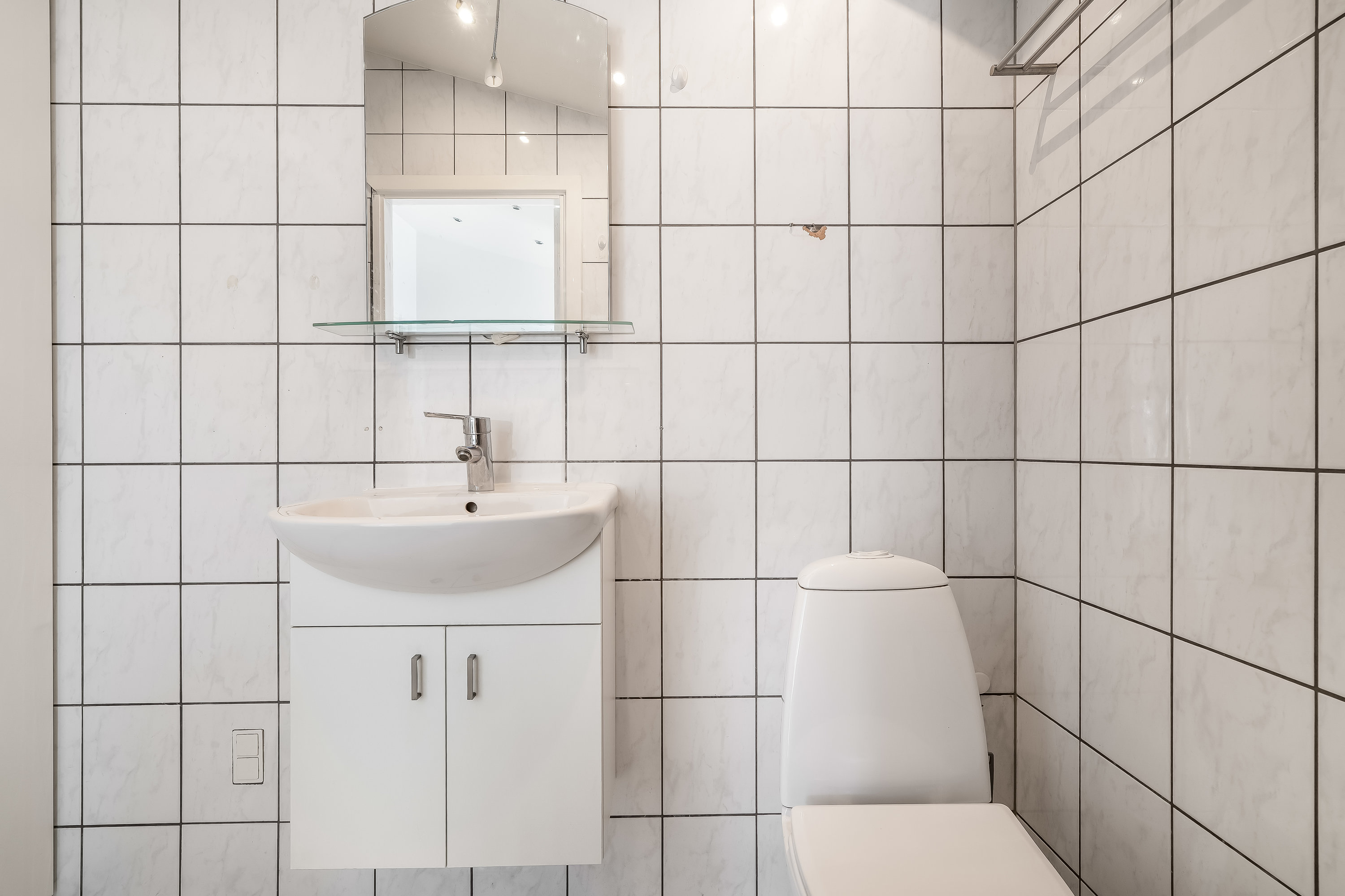 Fremhævet toilet billede i fuldskærmstilstand. Billede af Ahornvej 58, 3200 Helsinge