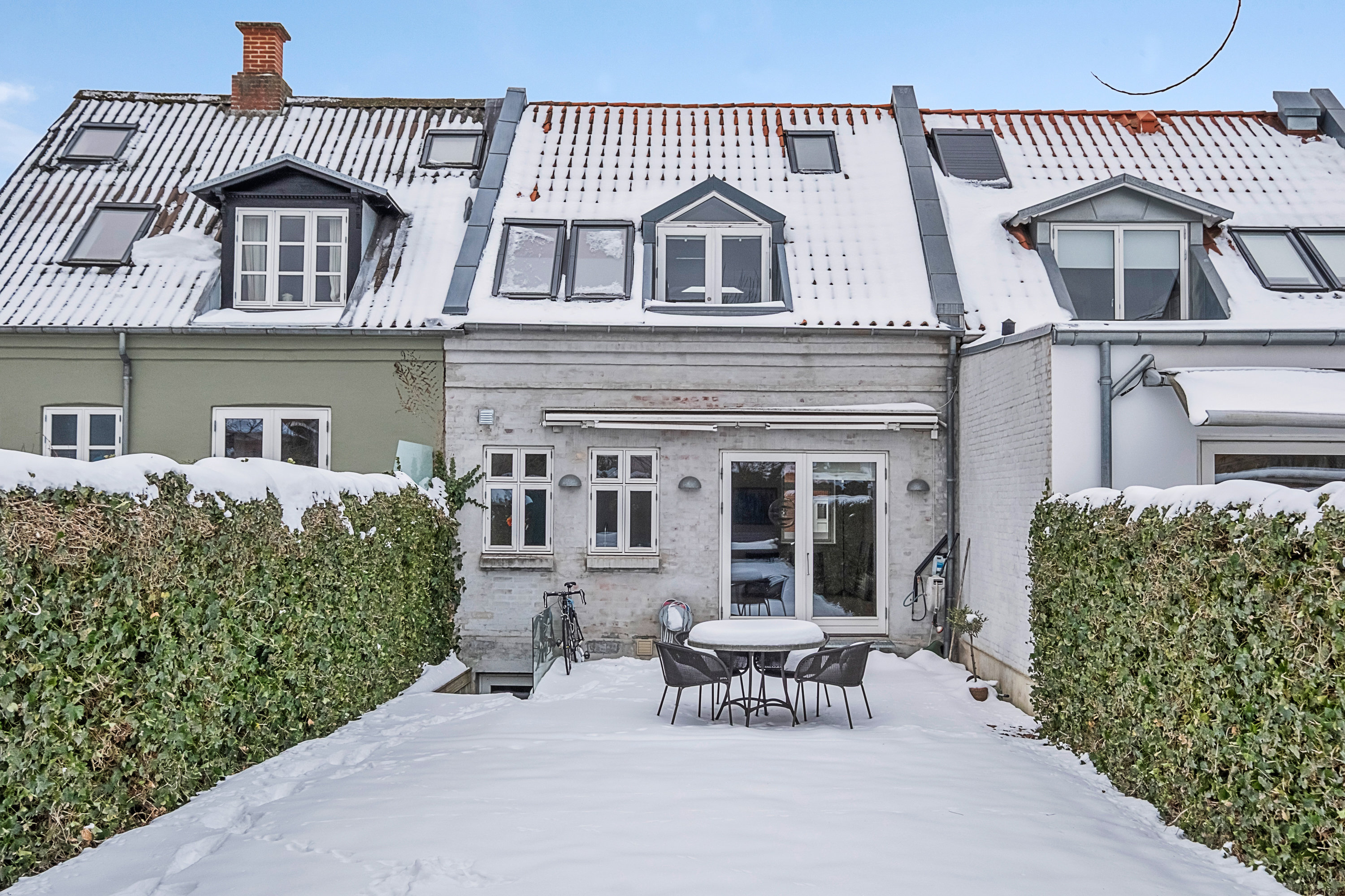 Fremhævet bag facade billede i fuldskærmstilstand. Billede af Godthåbsgade 33, 8000 Aarhus C