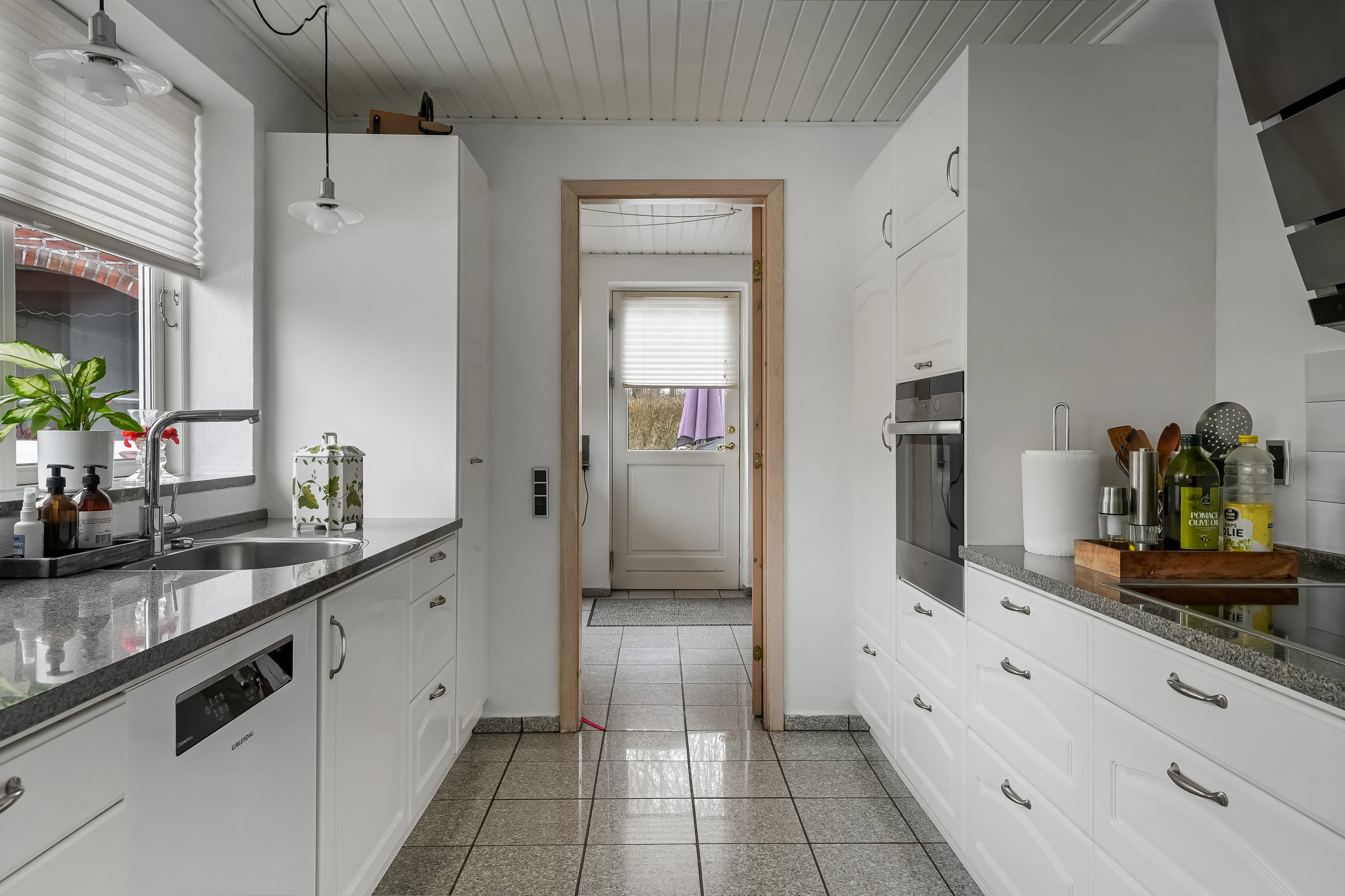 Fremhævet køkken billede i fuldskærmstilstand. Billede af Egedesmindevej 132, 6715 Esbjerg N