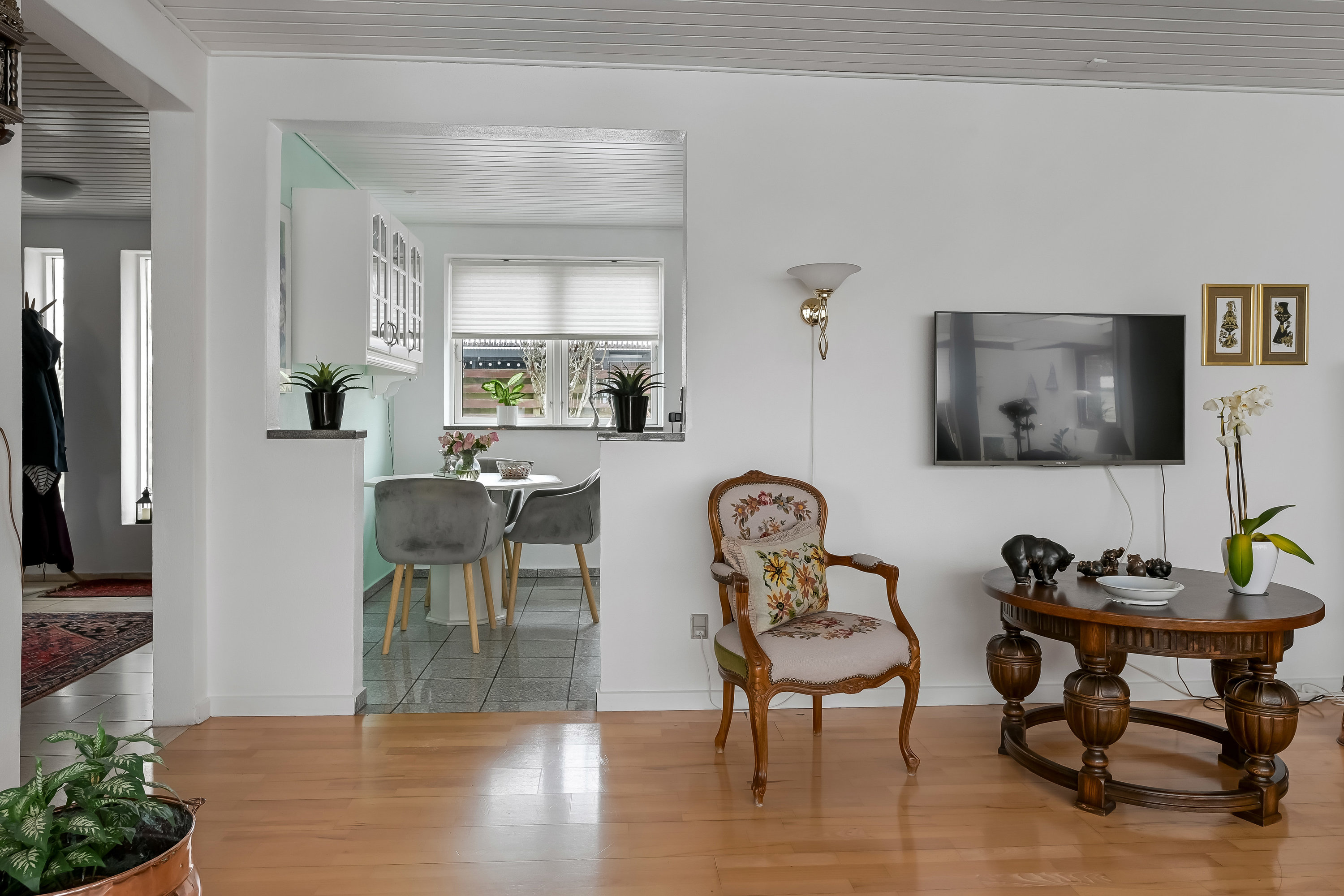 Fremhævet stue billede i fuldskærmstilstand. Billede af Egedesmindevej 132, 6715 Esbjerg N