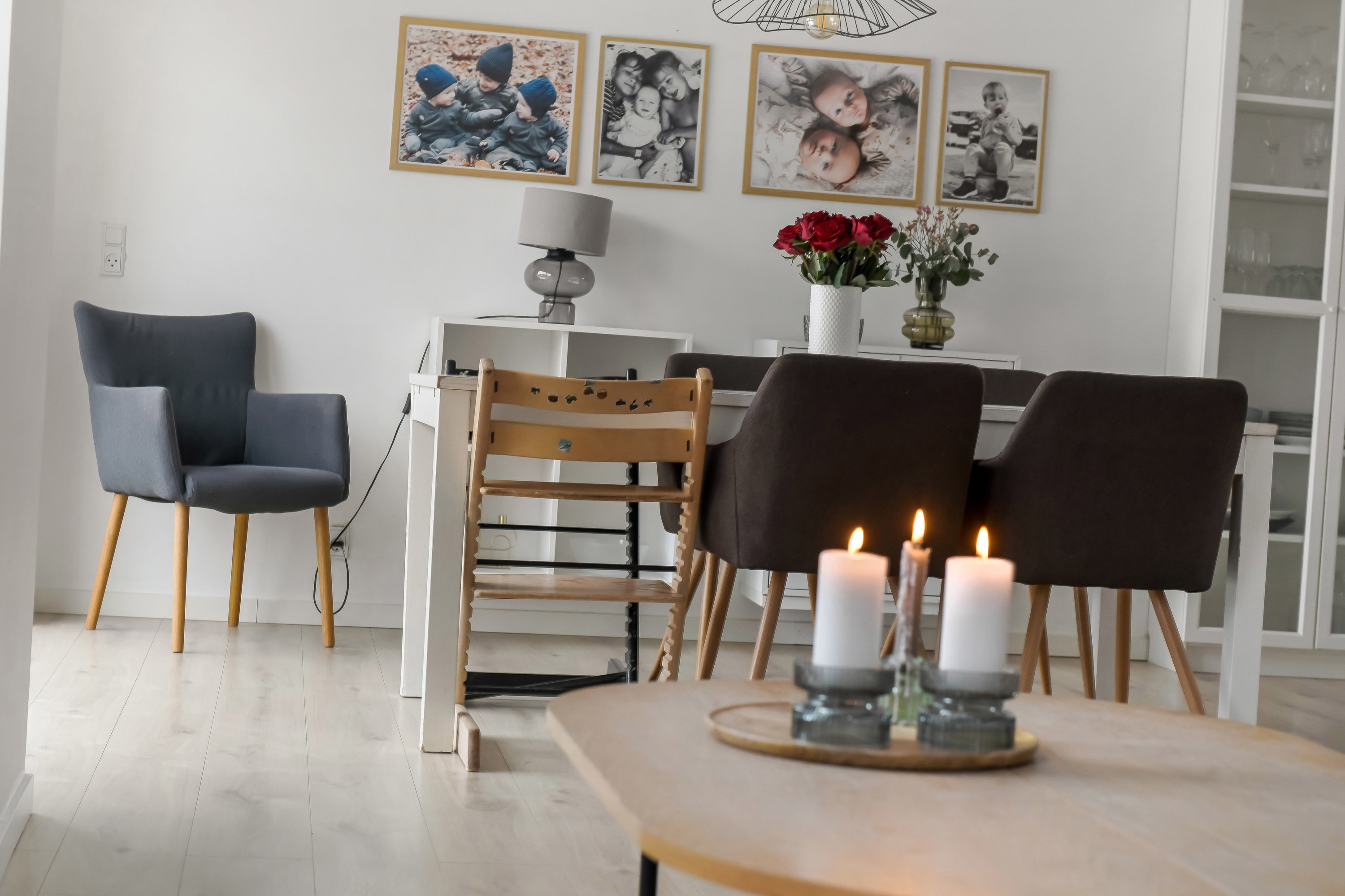 Fremhævet stue billede i fuldskærmstilstand. Billede af Grønvangsvej 53, 6700 Esbjerg