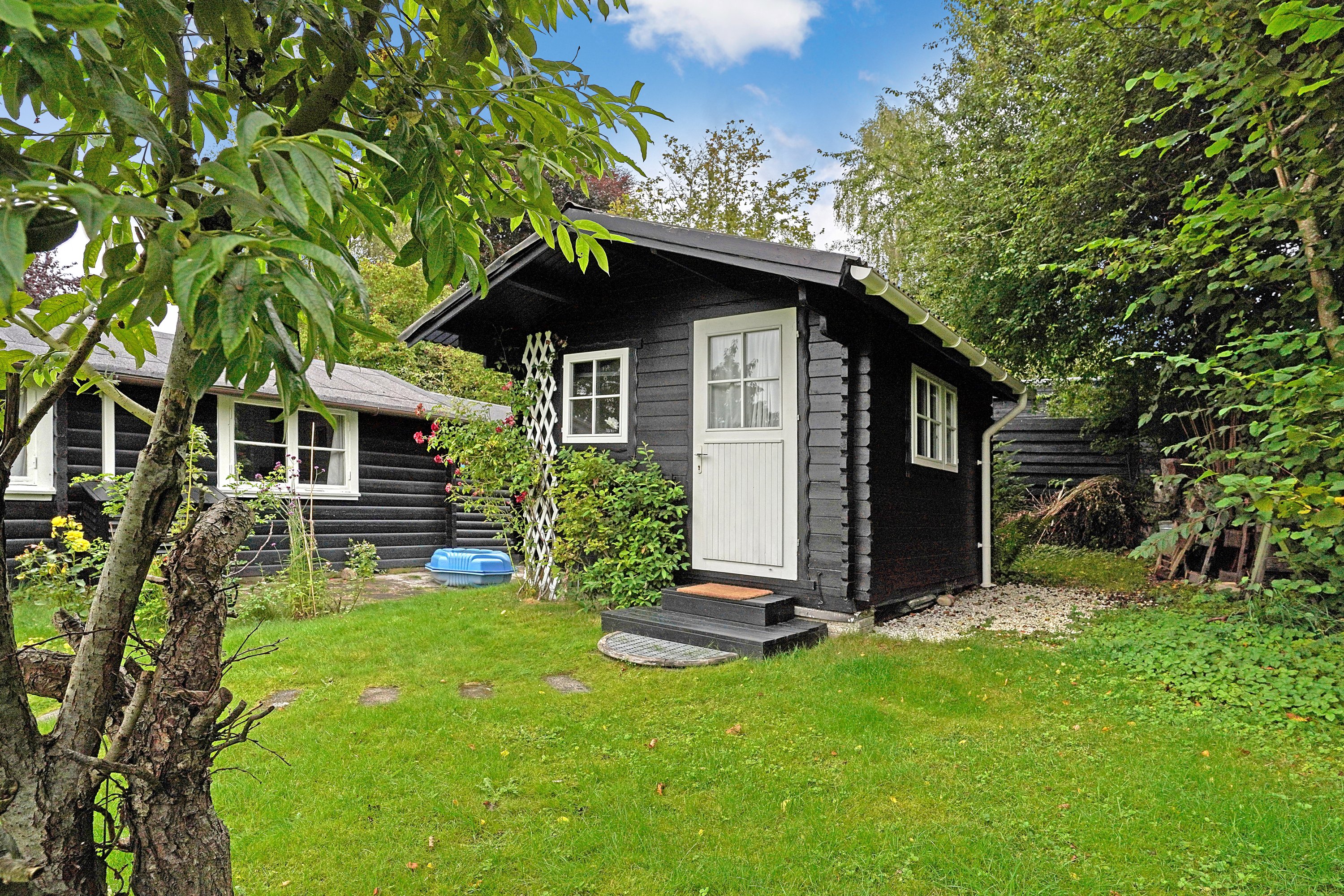 Fremhævet udhus billede i fuldskærmstilstand. Billede af Tranevej 14, 3100 Hornbæk