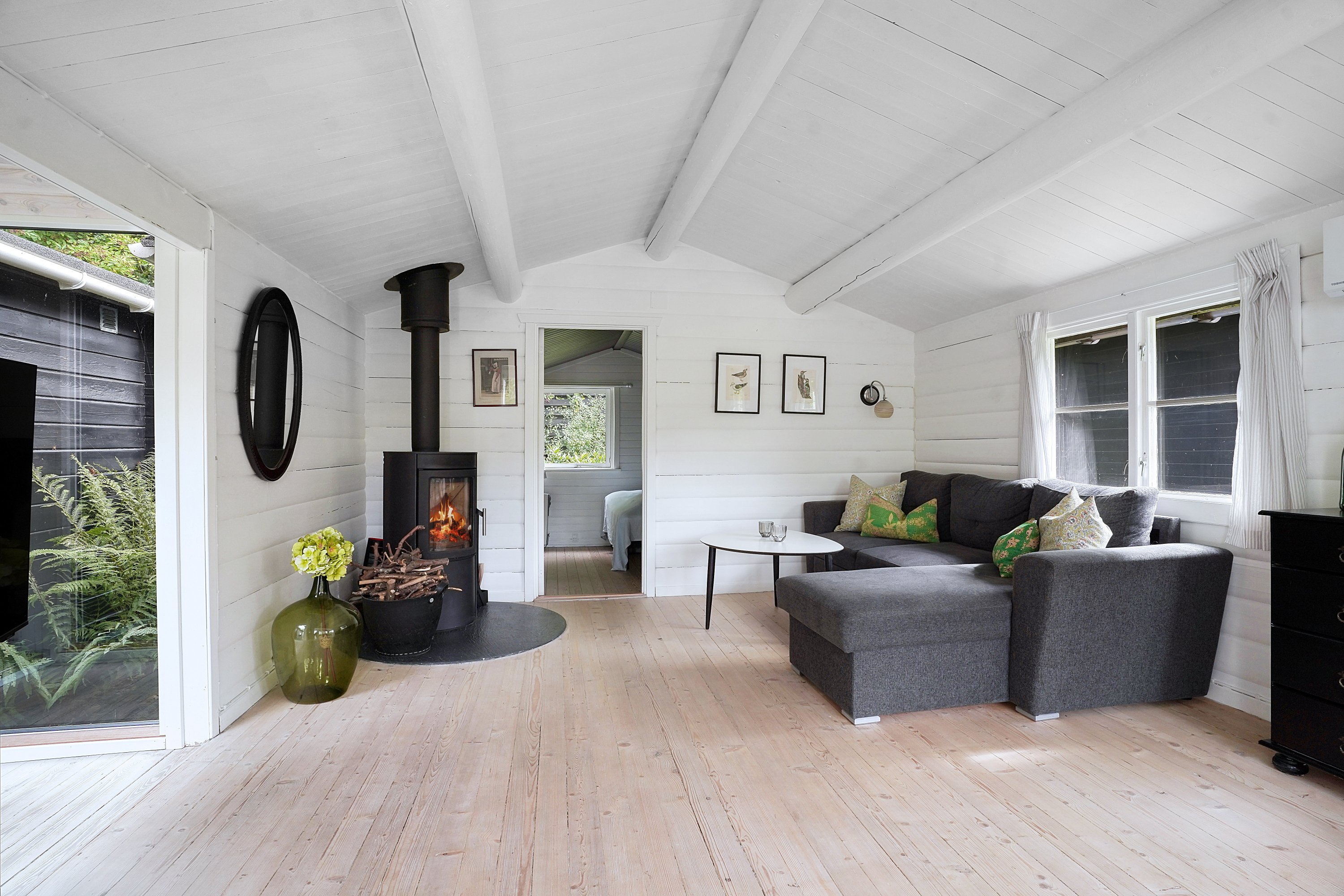 Fremhævet stue billede i fuldskærmstilstand. Billede af Tranevej 14, 3100 Hornbæk