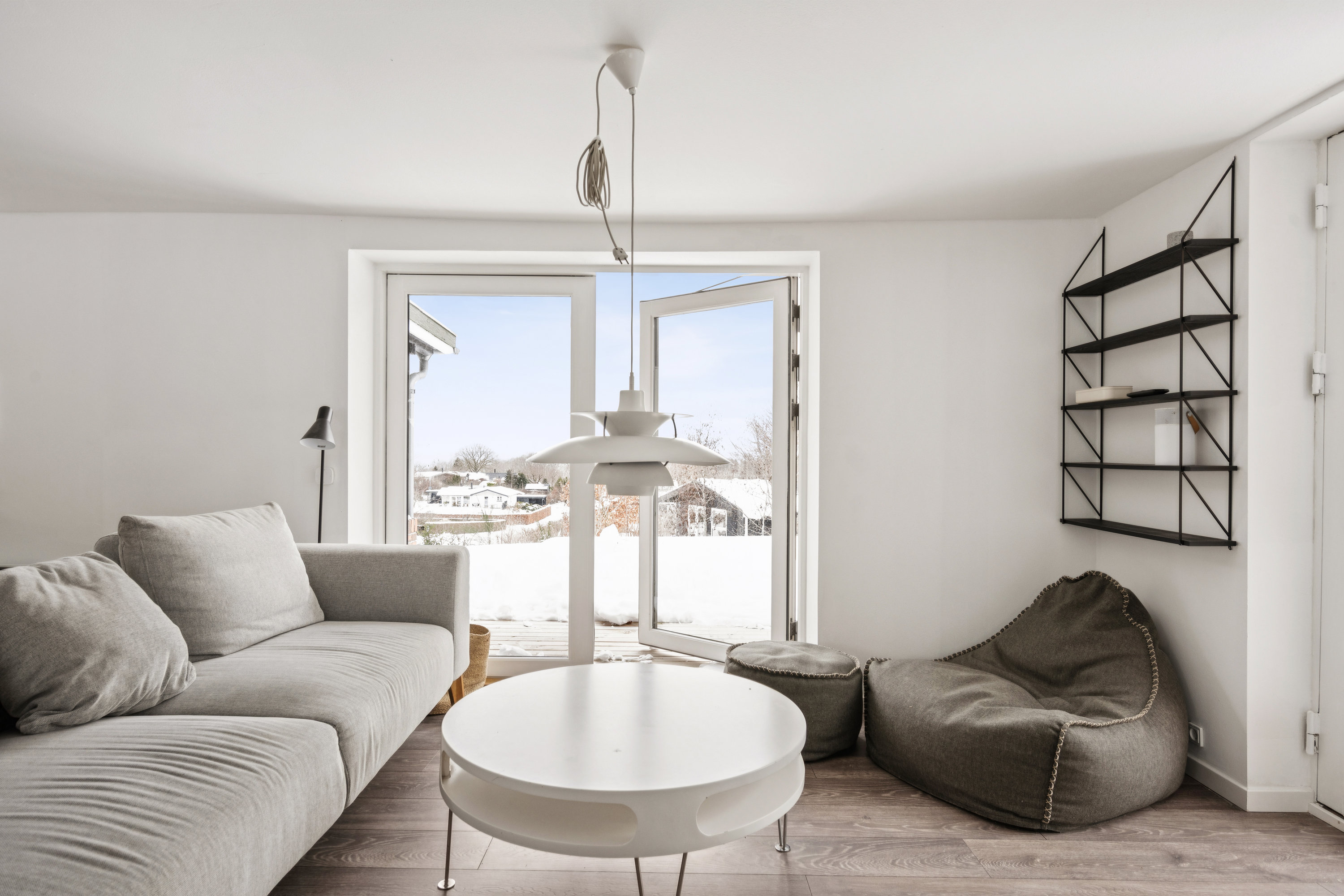 Fremhævet stue billede i fuldskærmstilstand. Billede af Fyrrevej 18, Skovgårde, 8961 Allingåbro