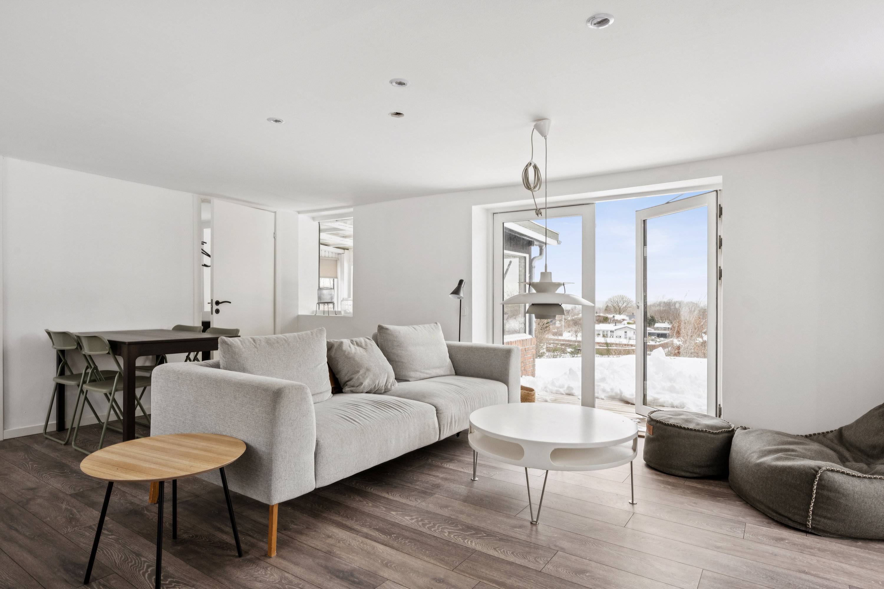 Fremhævet stue billede i fuldskærmstilstand. Billede af Fyrrevej 18, Skovgårde, 8961 Allingåbro