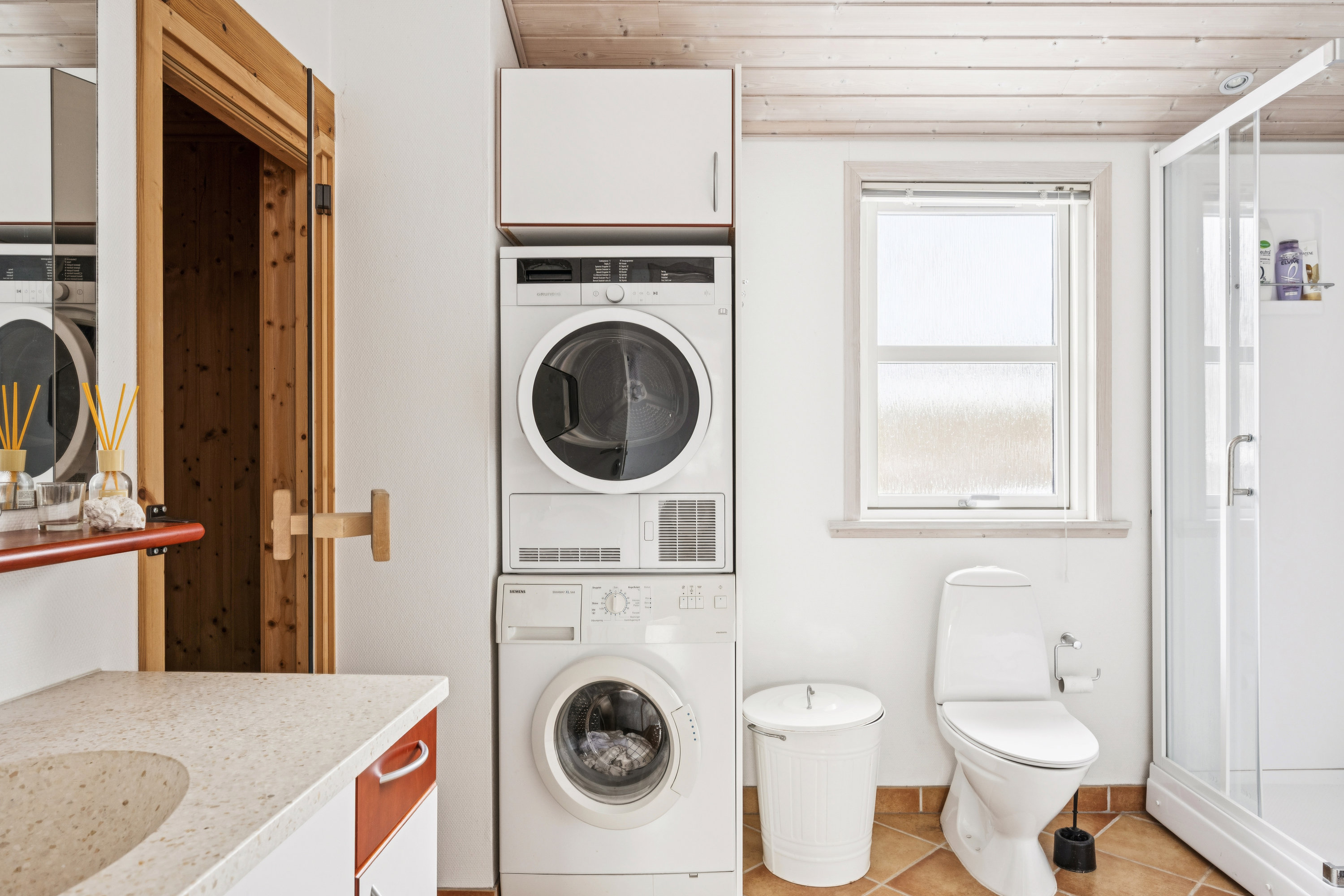 Fremhævet badeværelse billede i fuldskærmstilstand. Billede af Øreflippen 23, Øer Strand, 8400 Ebeltoft