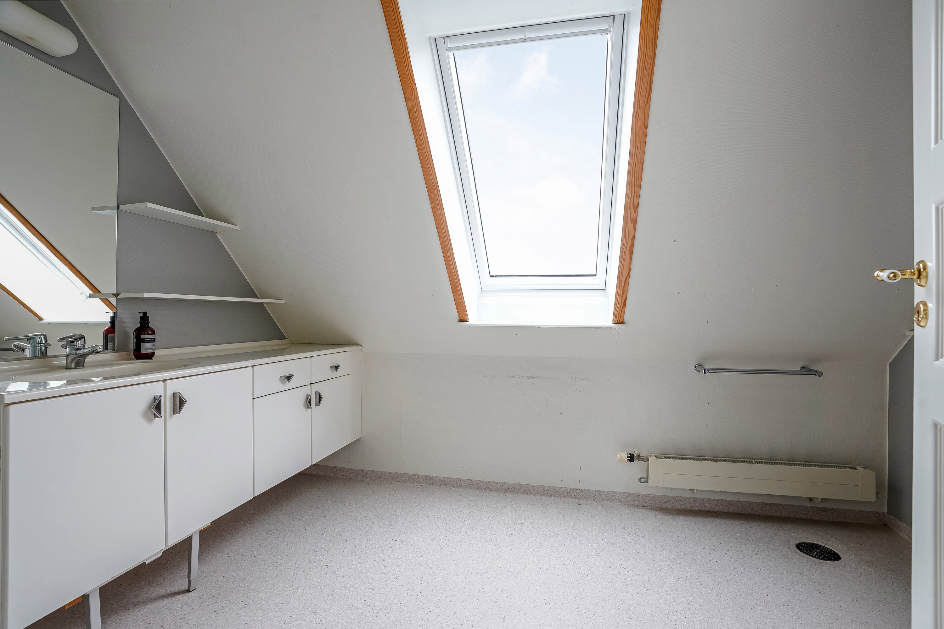 Fremhævet badeværelse billede i fuldskærmstilstand. Billede af Tofthøjvej 41, Tofthøj, 7321 Gadbjerg