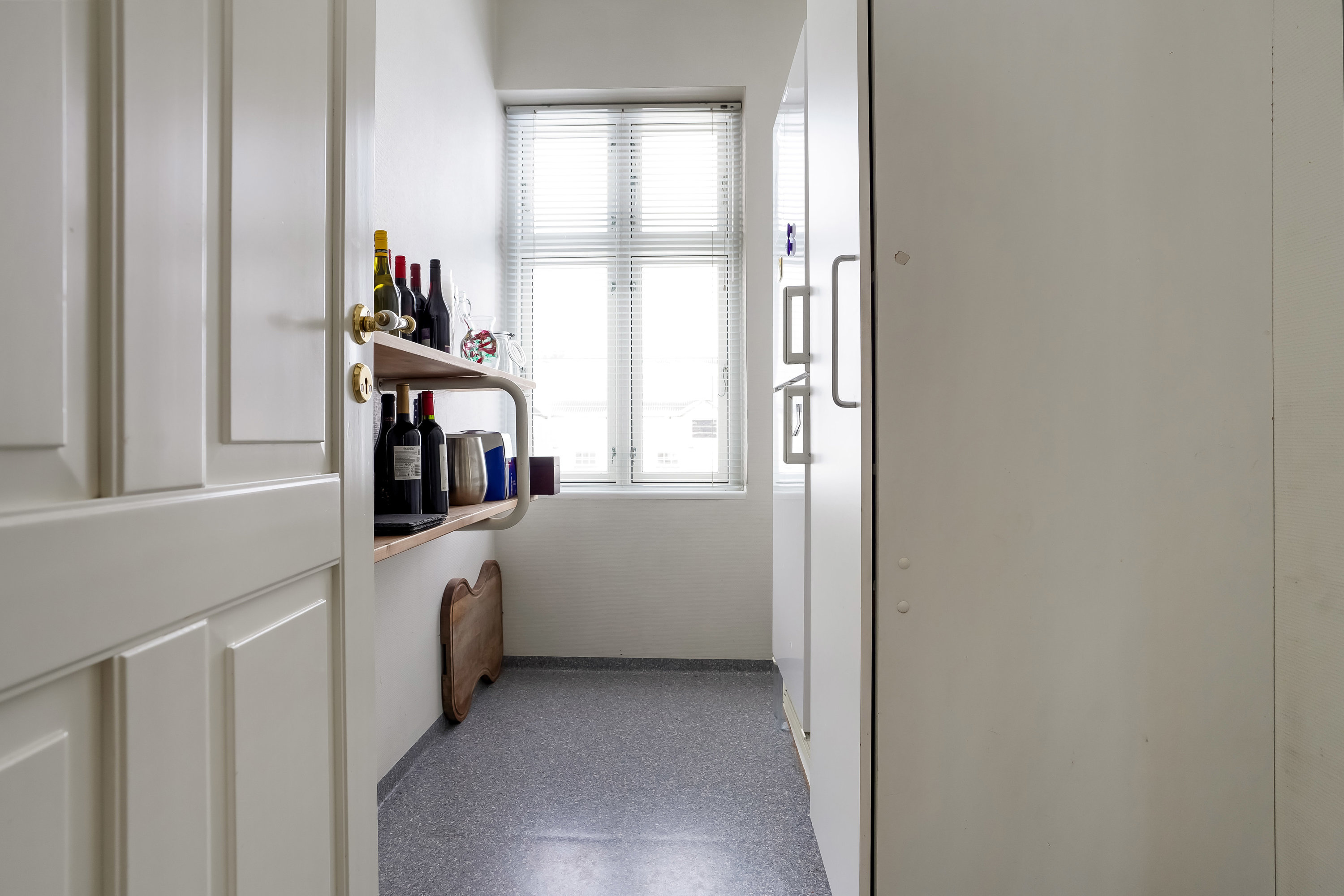 Fremhævet viktualierum billede i fuldskærmstilstand. Billede af Tofthøjvej 41, Tofthøj, 7321 Gadbjerg