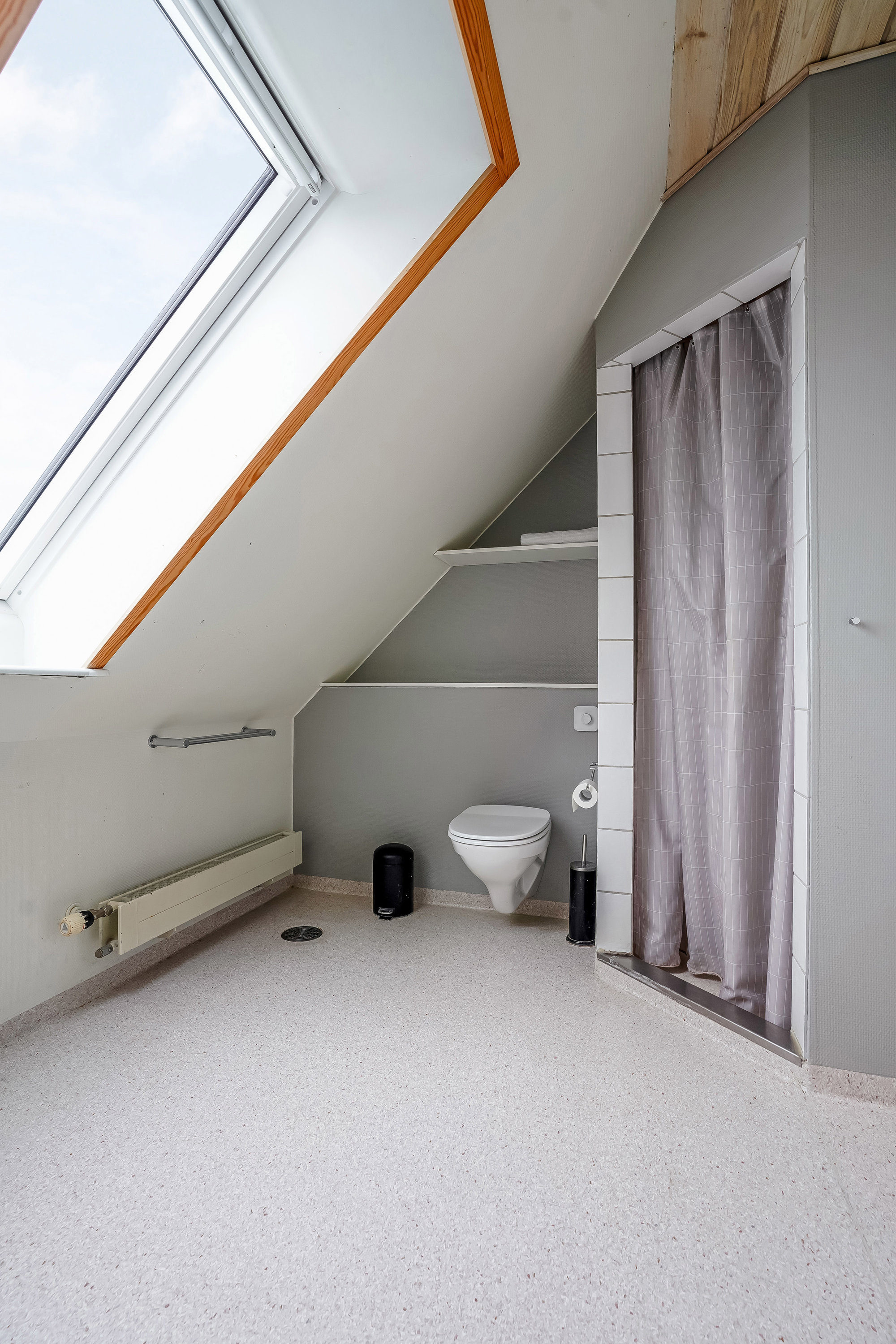 Fremhævet badeværelse billede i fuldskærmstilstand. Billede af Tofthøjvej 41, Tofthøj, 7321 Gadbjerg