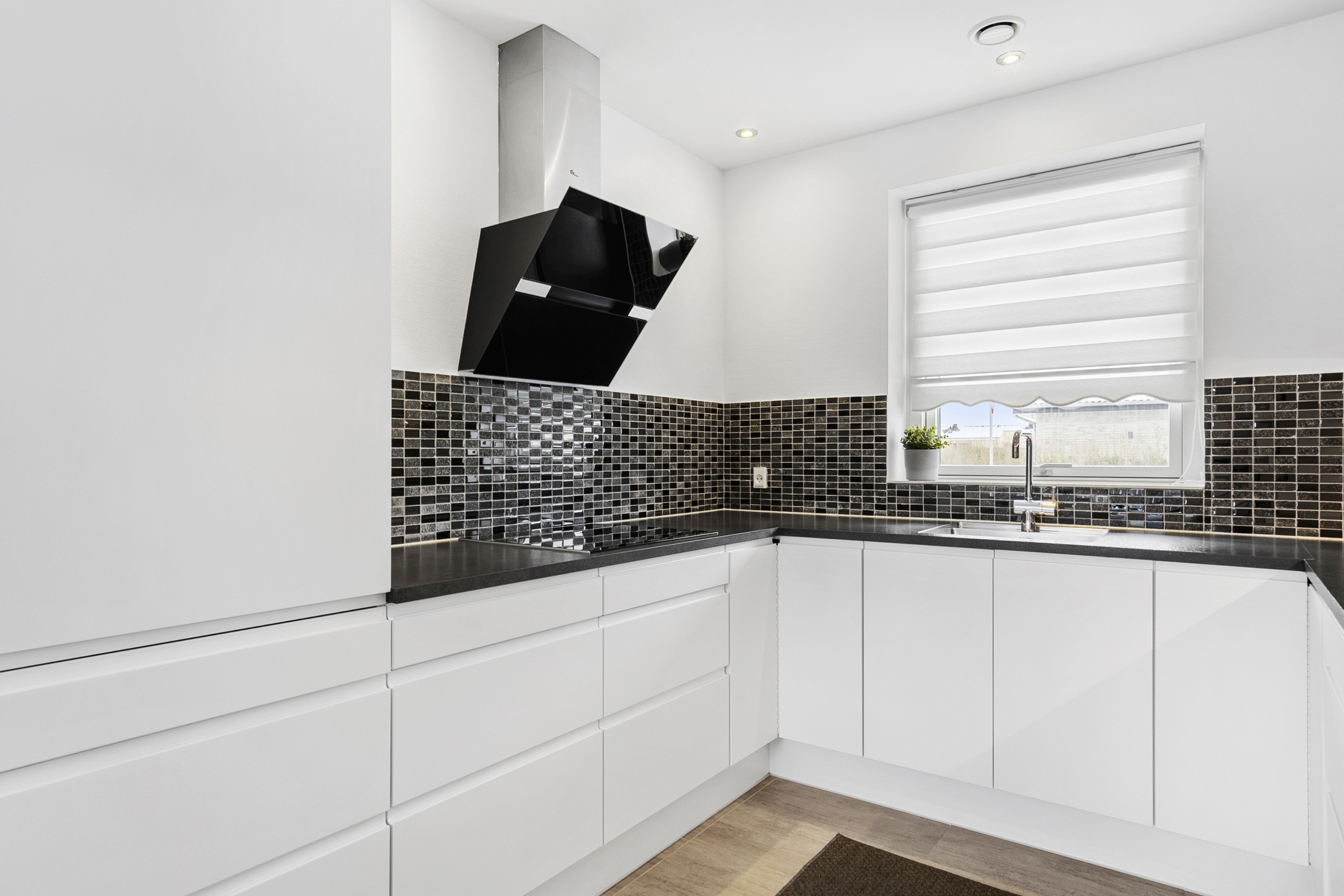 Fremhævet køkken billede i fuldskærmstilstand. Billede af Snedronningen 18, Seden, 5240 Odense NØ