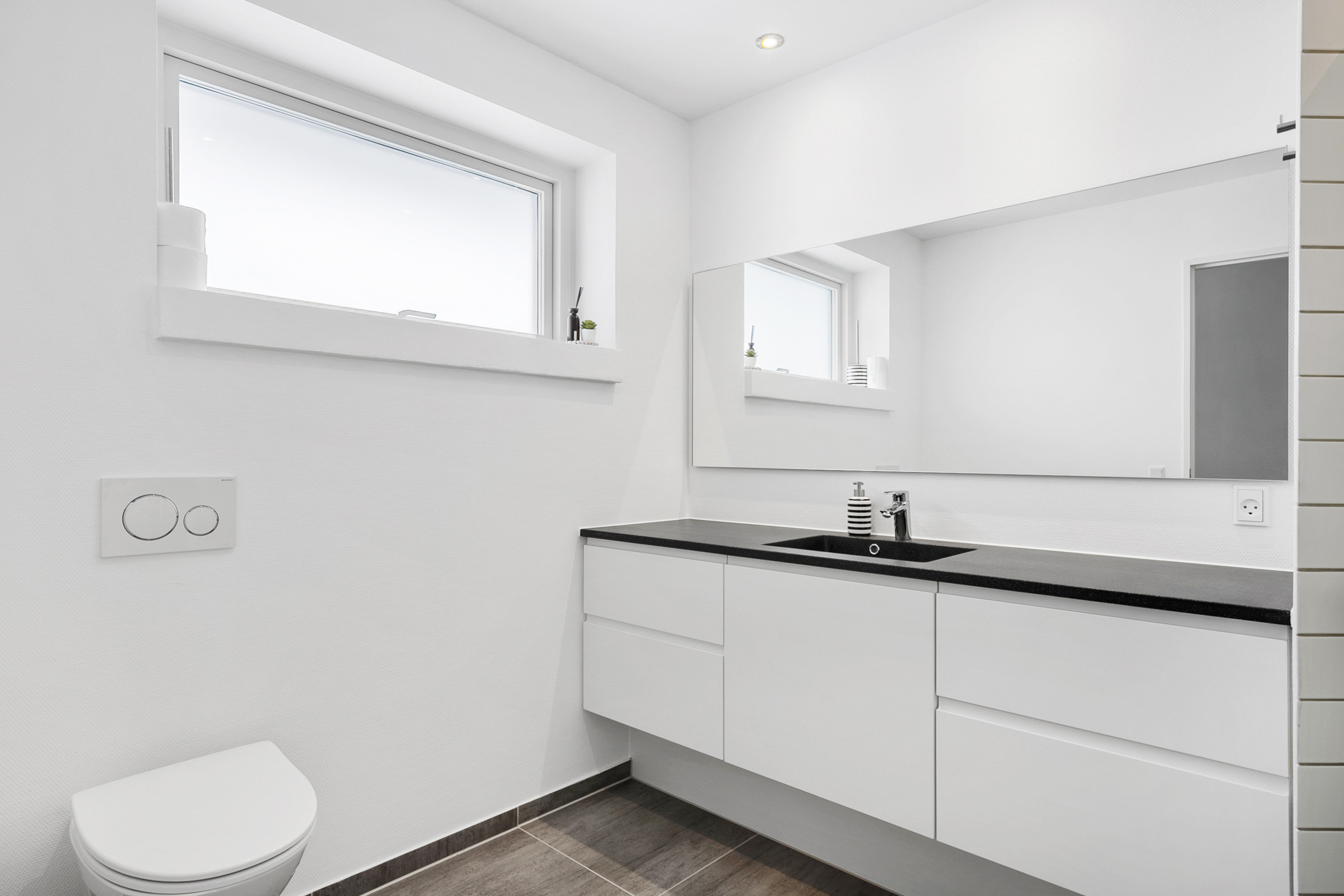 Fremhævet badeværelse billede i fuldskærmstilstand. Billede af Snedronningen 18, Seden, 5240 Odense NØ