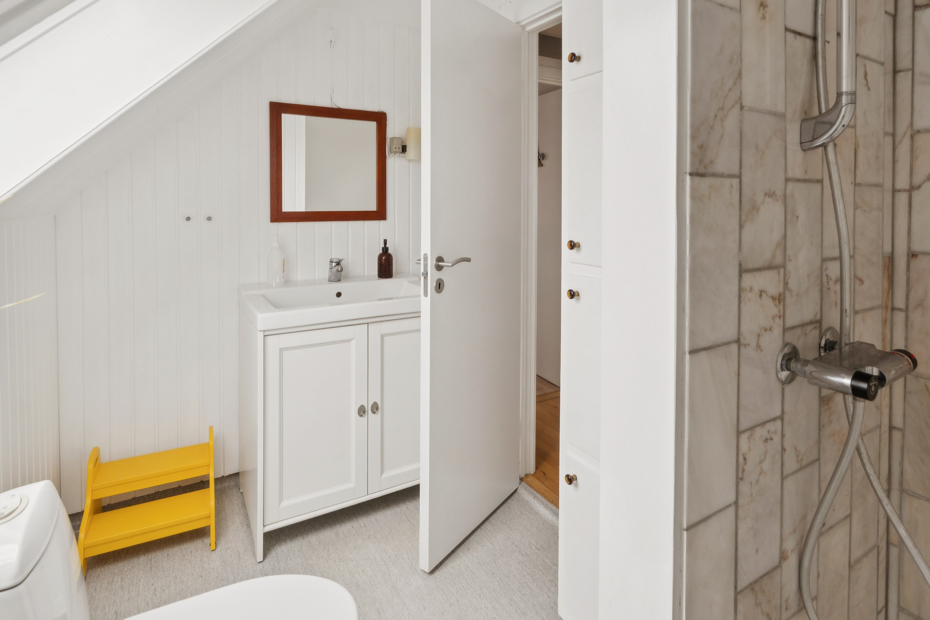 Fremhævet badeværelse billede i fuldskærmstilstand. Billede af Hejrevej 62, 4000 Roskilde