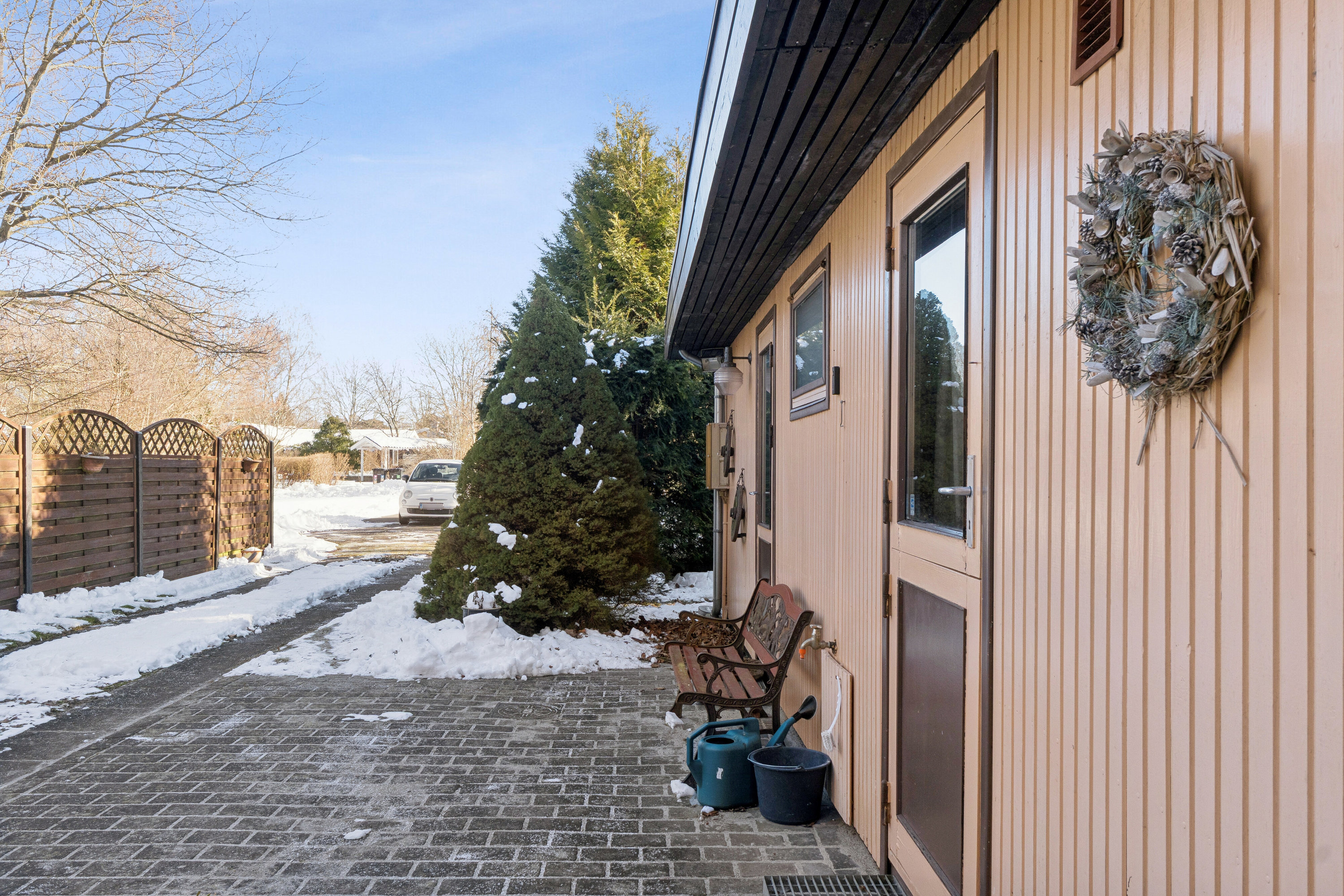 Fremhævet set fra vejen billede i fuldskærmstilstand. Billede af Allikevej 8, 3120 Dronningmølle