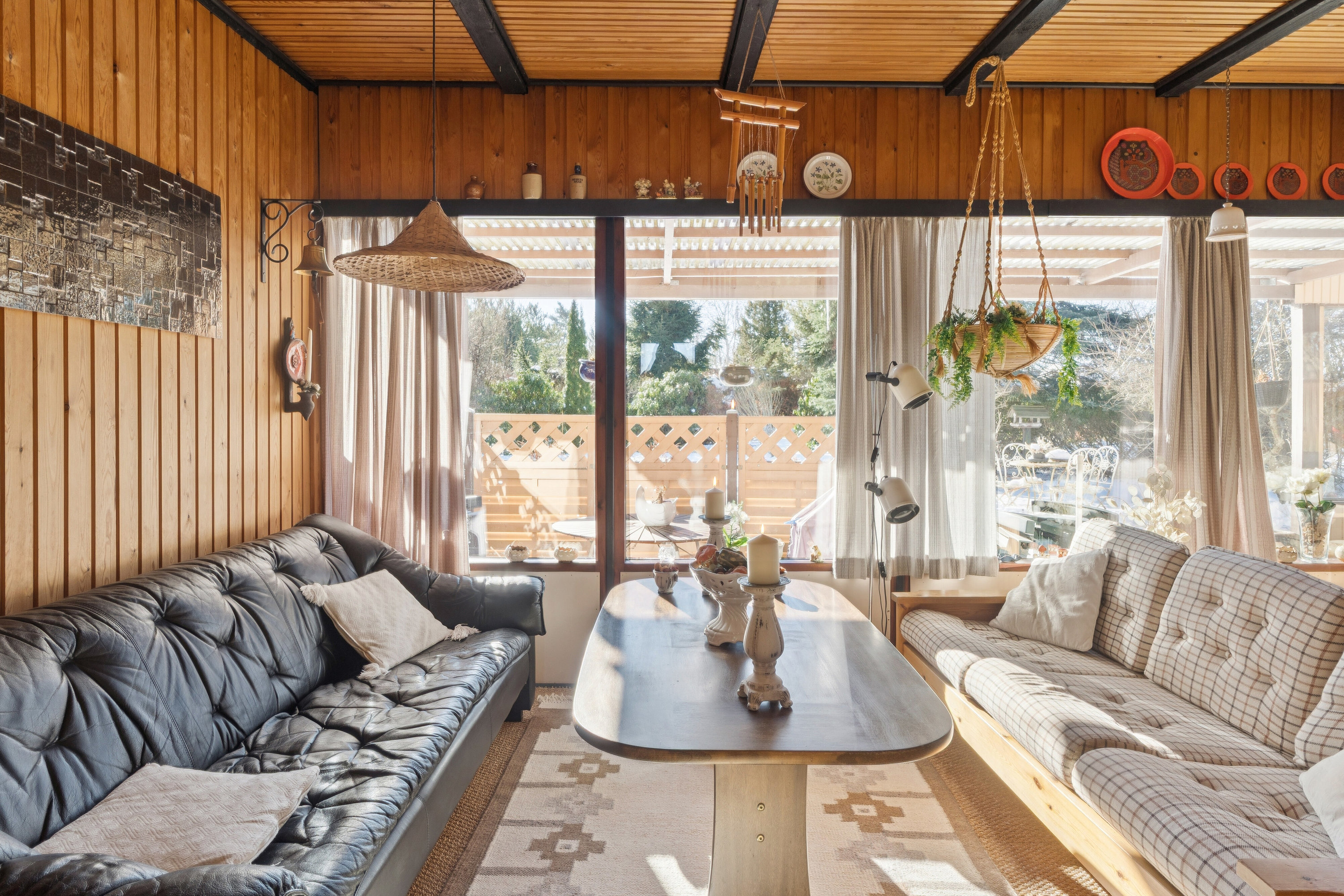 Fremhævet stue billede i fuldskærmstilstand. Billede af Allikevej 8, 3120 Dronningmølle