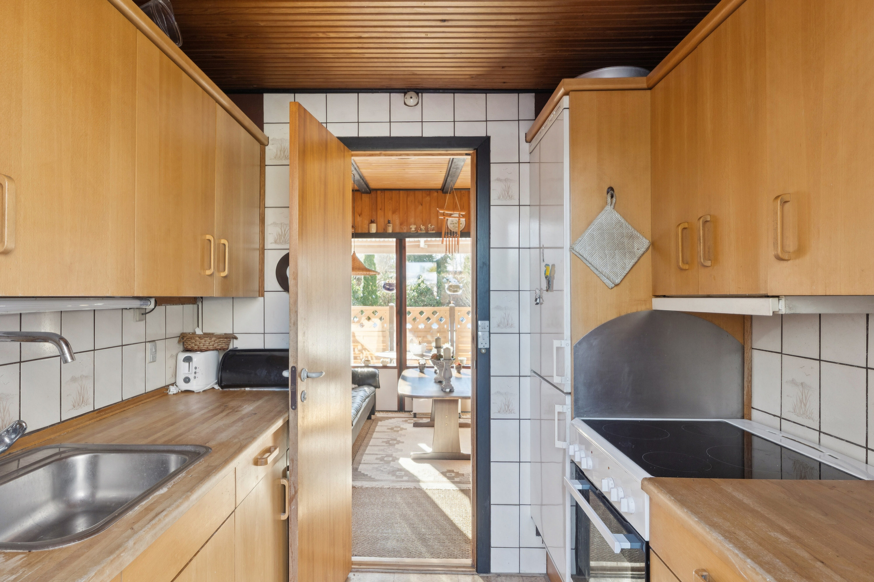 Fremhævet køkken billede i fuldskærmstilstand. Billede af Allikevej 8, 3120 Dronningmølle