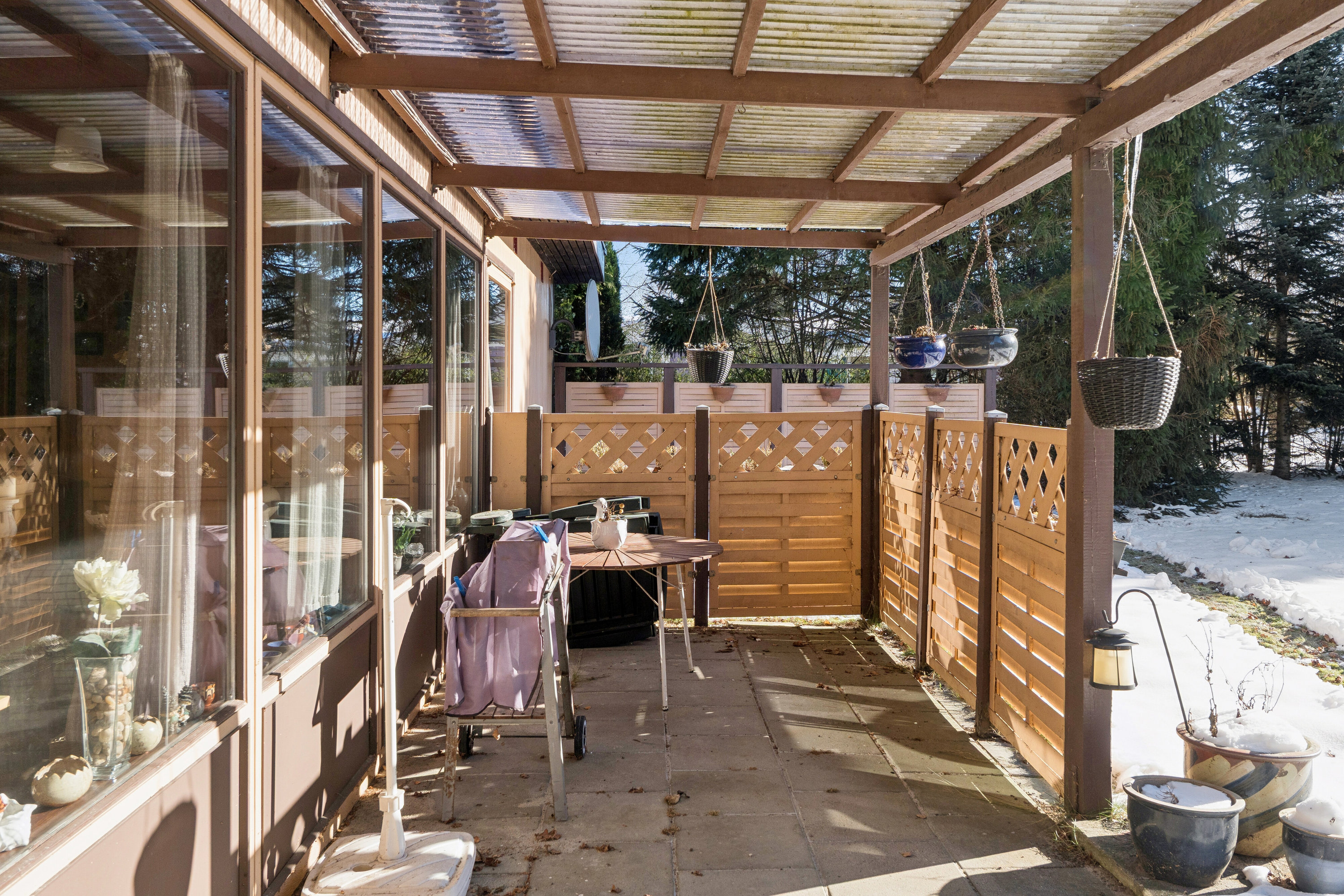 Fremhævet overdækket terrasse billede i fuldskærmstilstand. Billede af Allikevej 8, 3120 Dronningmølle