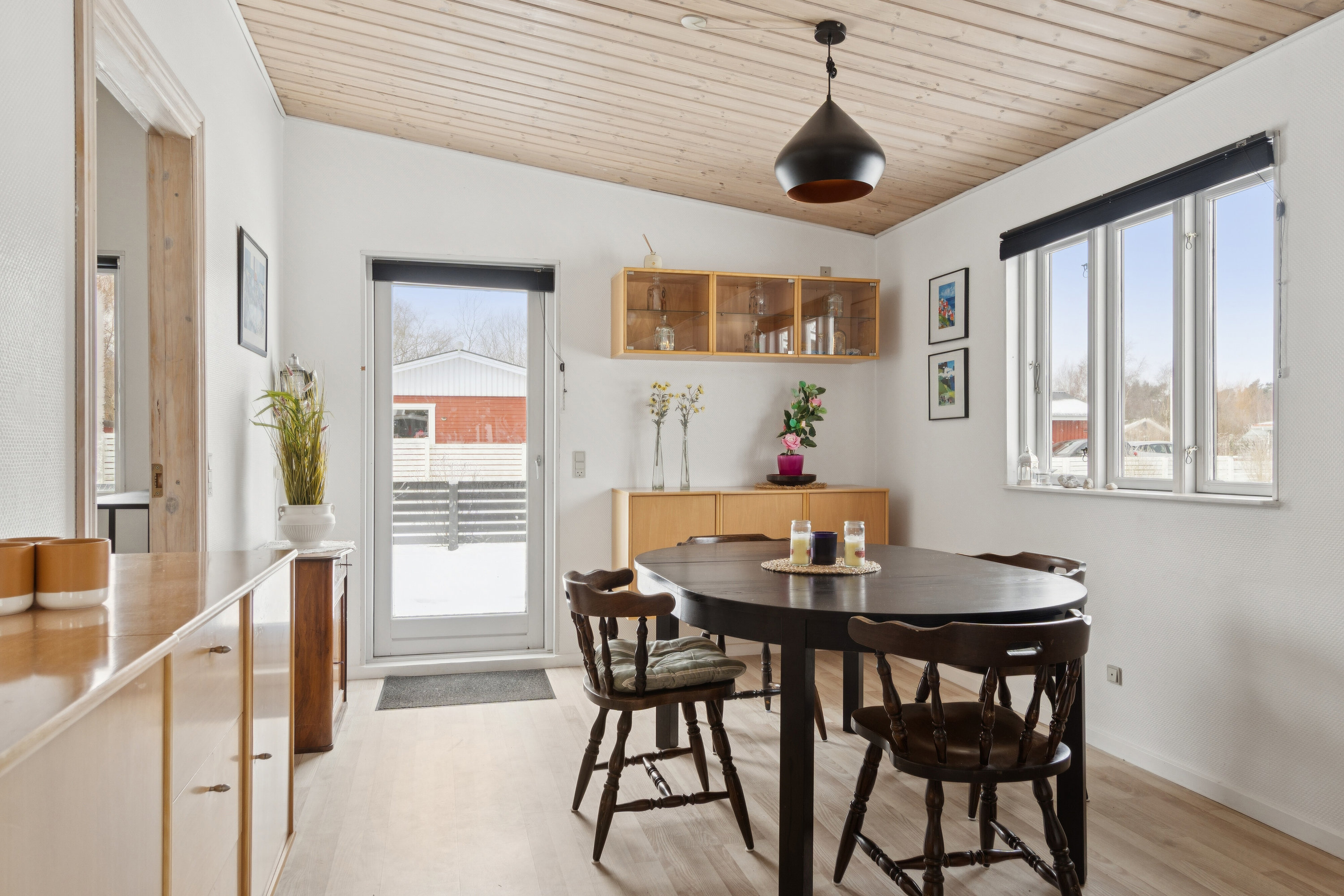 Fremhævet spisestue billede i fuldskærmstilstand. Billede af Drosselvej 4, Gundestrup, 4571 Grevinge