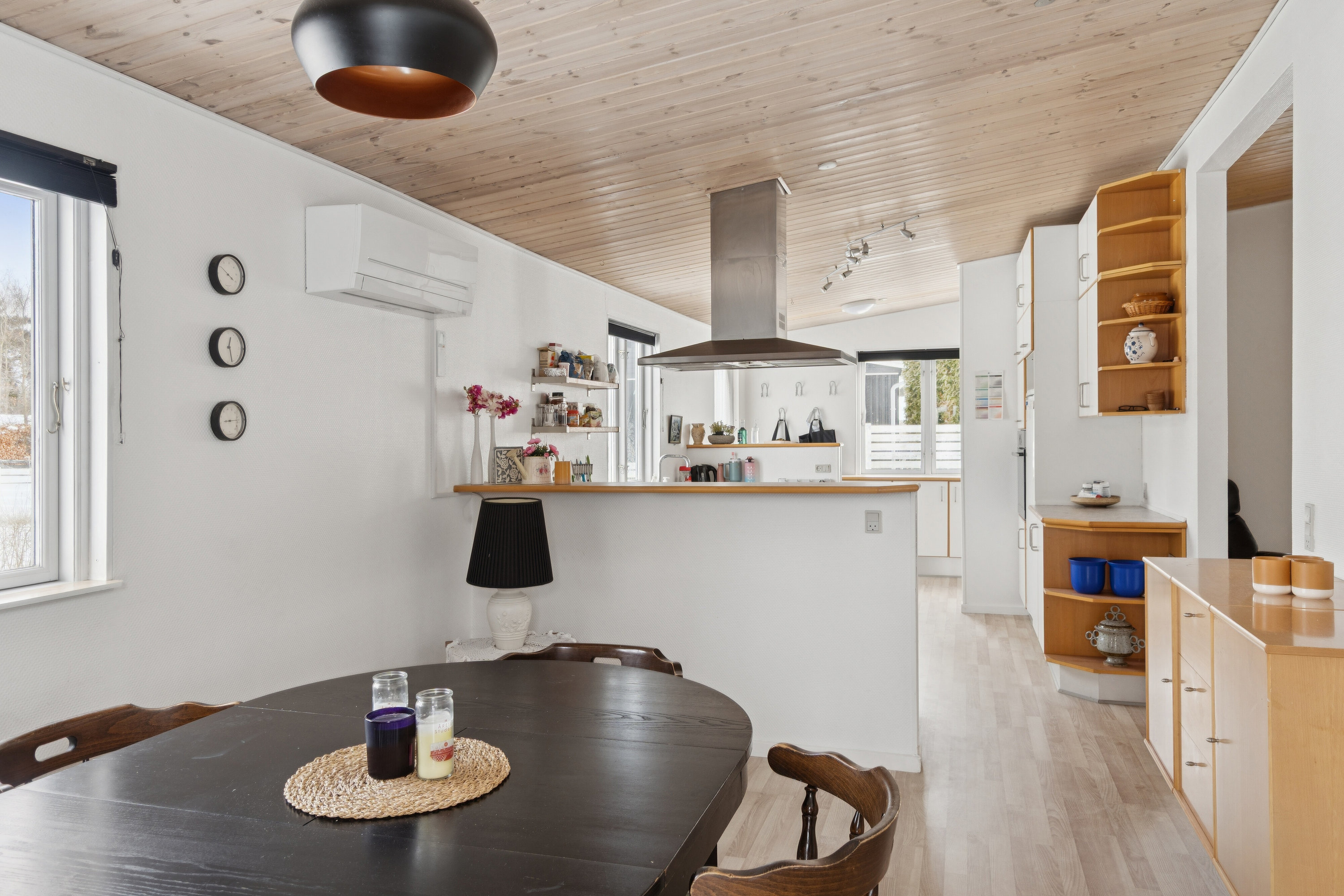 Fremhævet spisestue billede i fuldskærmstilstand. Billede af Drosselvej 4, Gundestrup, 4571 Grevinge