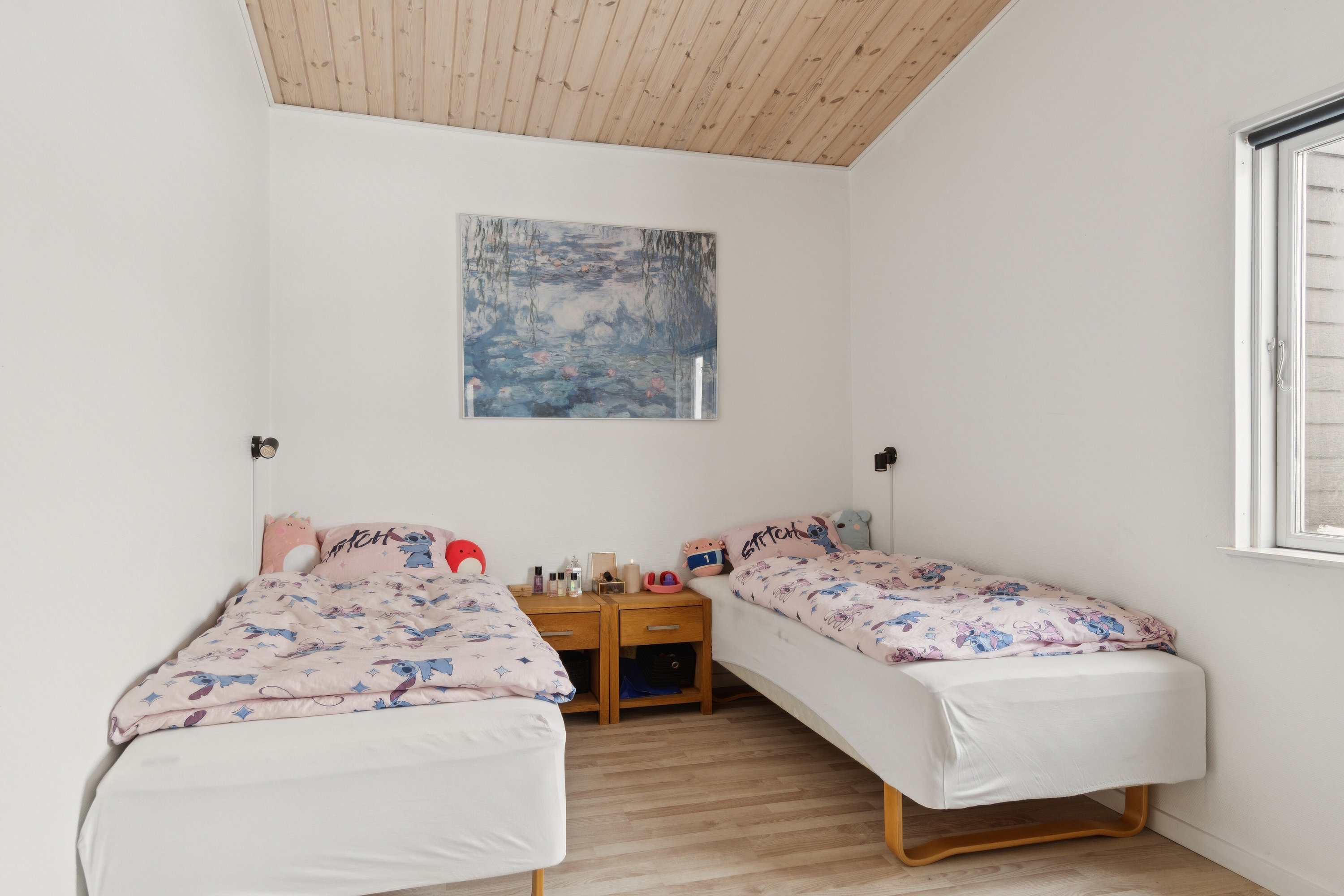 Fremhævet soveværelse billede i fuldskærmstilstand. Billede af Drosselvej 4, Gundestrup, 4571 Grevinge