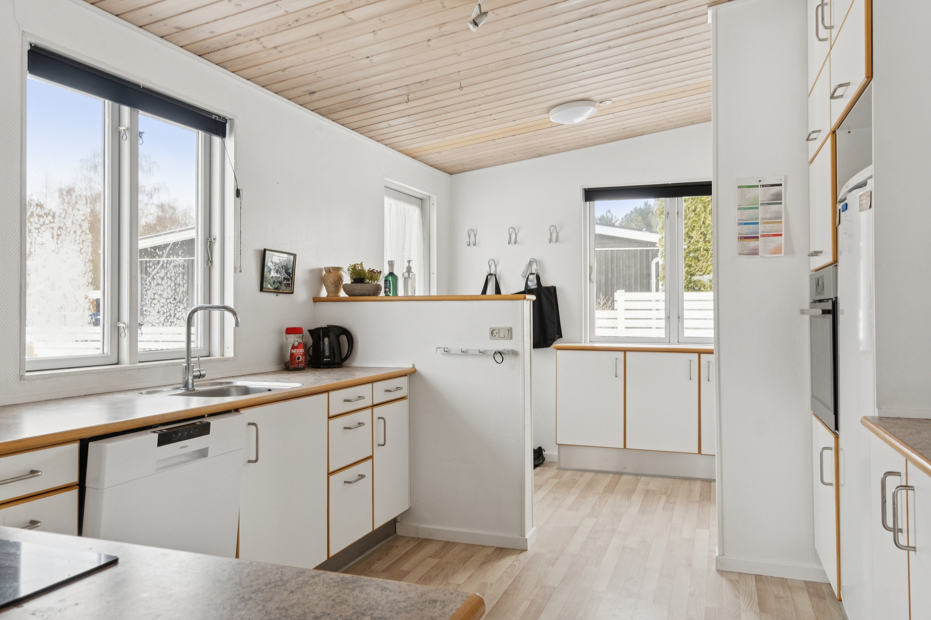 Fremhævet køkken billede i fuldskærmstilstand. Billede af Drosselvej 4, Gundestrup, 4571 Grevinge