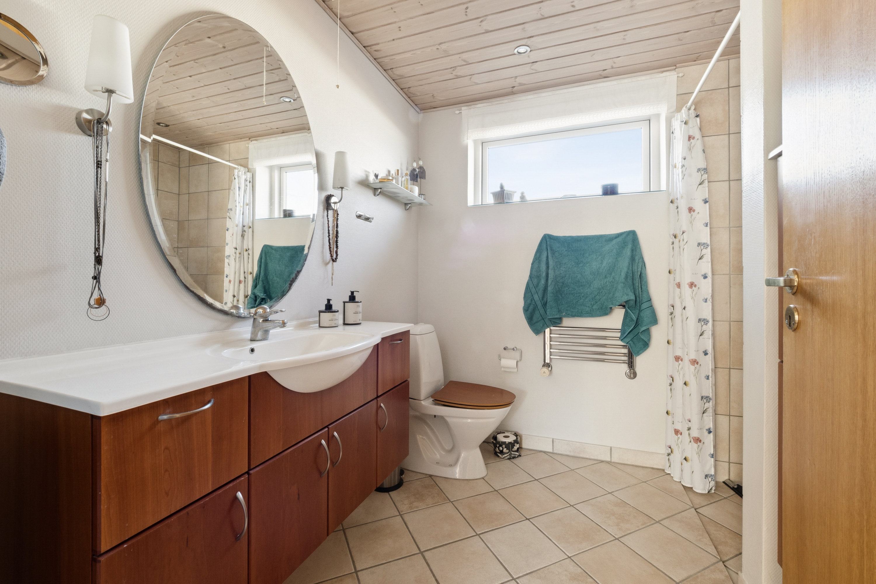 Fremhævet badeværelse billede i fuldskærmstilstand. Billede af Vestervangen 36, 7900 Nykøbing M