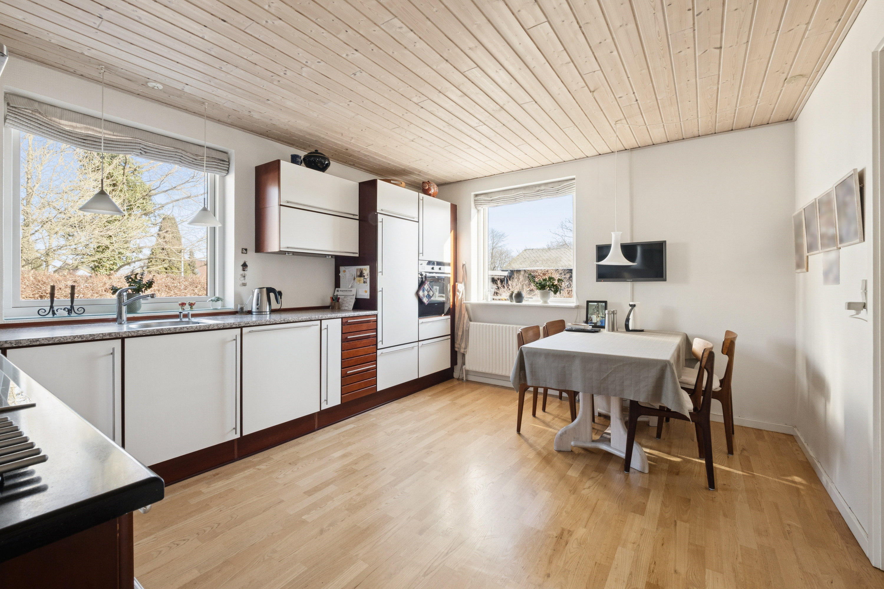 Fremhævet stue billede i fuldskærmstilstand. Billede af Vestervangen 36, 7900 Nykøbing M