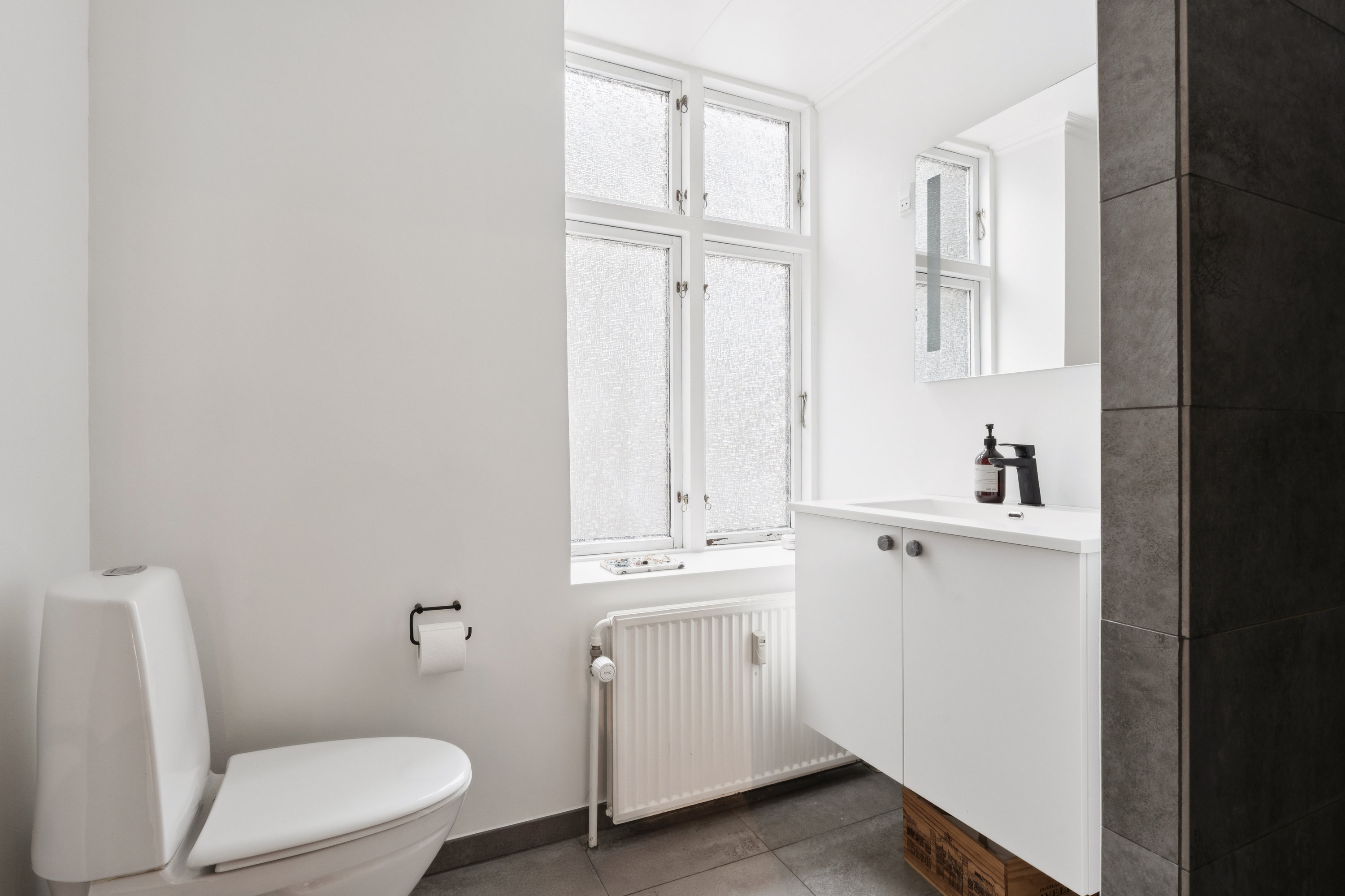 Fremhævet badeværelse billede i fuldskærmstilstand. Billede af Christiansgade 1A, st.. th., 9000 Aalborg