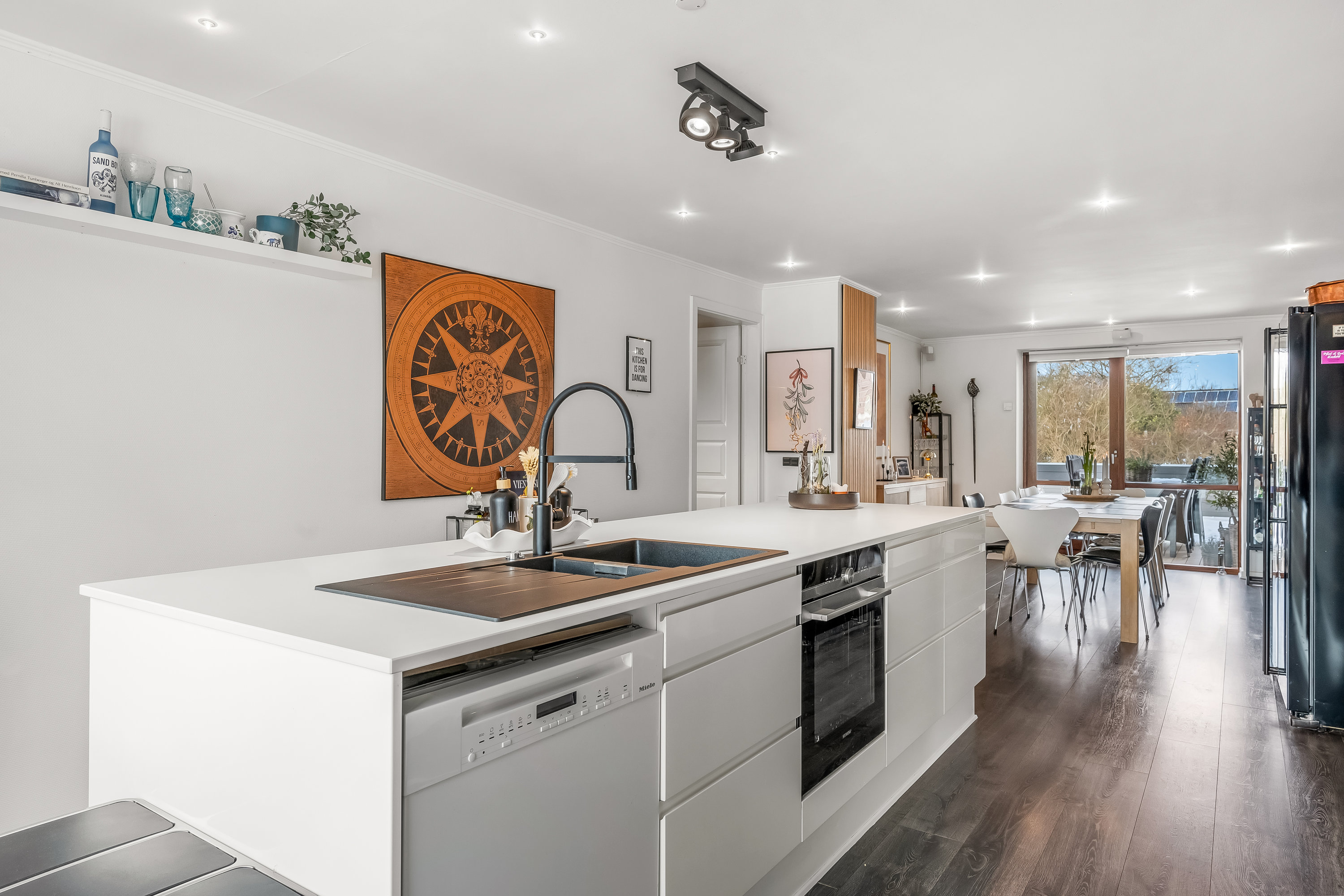 Fremhævet køkken billede i fuldskærmstilstand. Billede af Åløkke 11, 6372 Bylderup-Bov