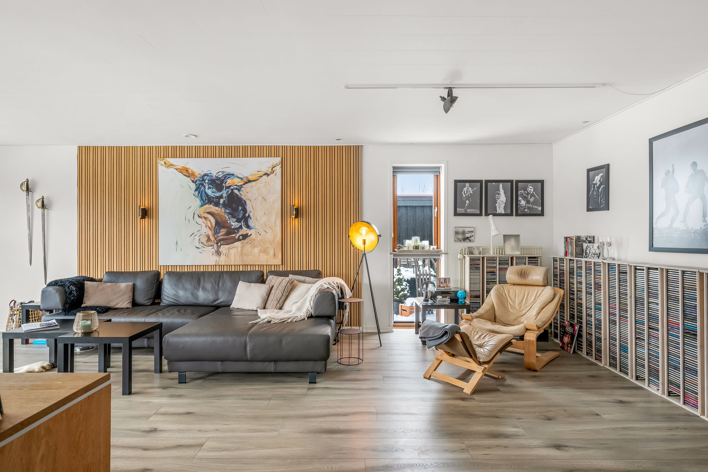 Fremhævet stue billede i fuldskærmstilstand. Billede af Åløkke 11, 6372 Bylderup-Bov