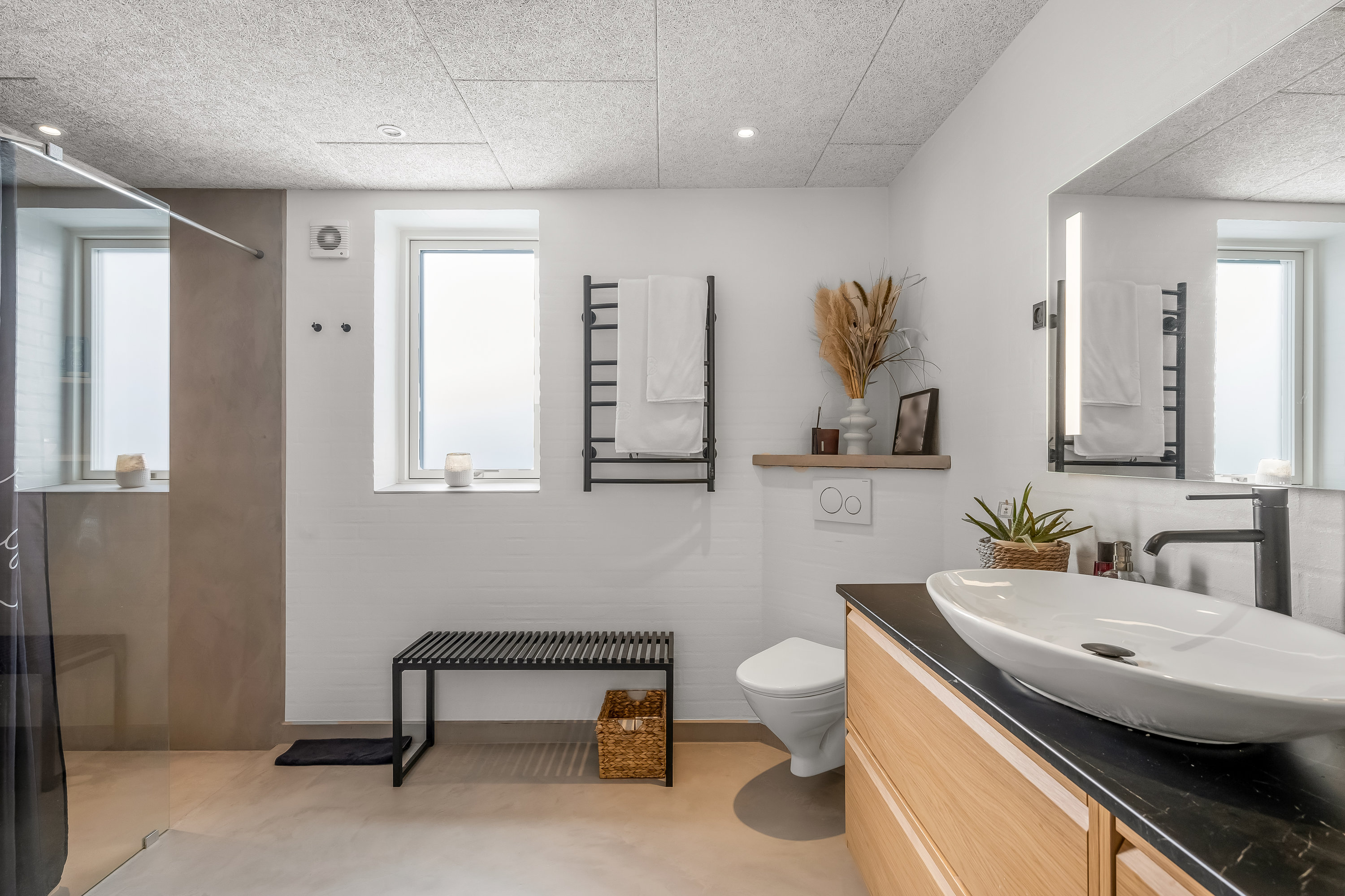 Fremhævet badeværelse billede i fuldskærmstilstand. Billede af Åløkke 11, 6372 Bylderup-Bov