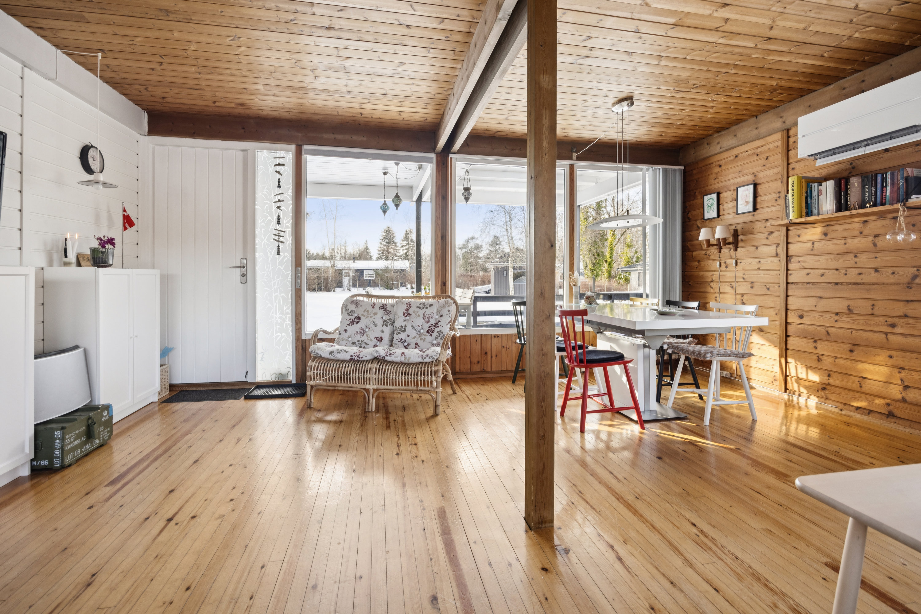 Fremhævet stue billede i fuldskærmstilstand. Billede af Koldkærgårdsvej 15, 9370 Hals