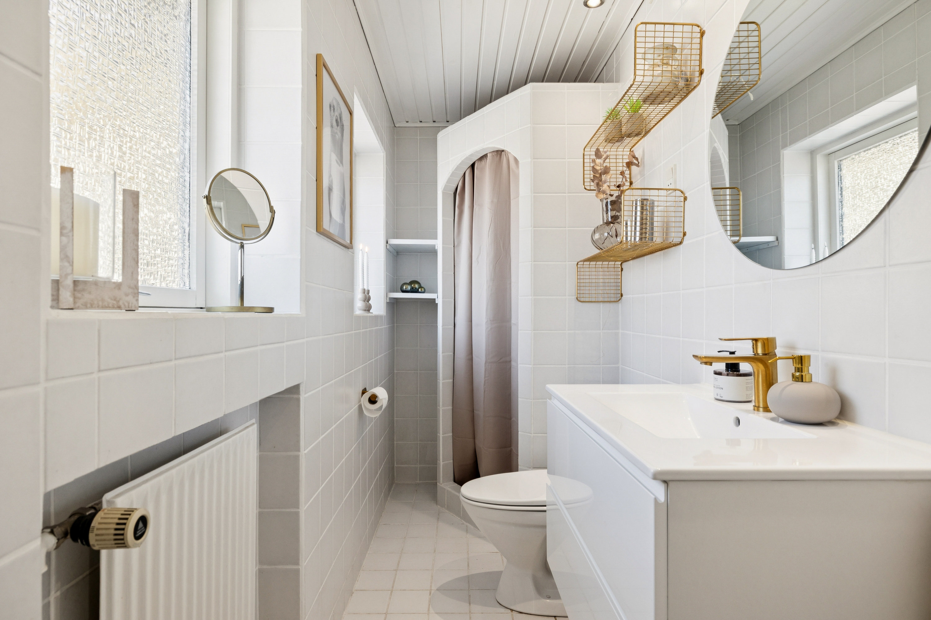 Fremhævet badeværelse billede i fuldskærmstilstand. Billede af Elmevej 11, Hobro By, 9500 Hobro