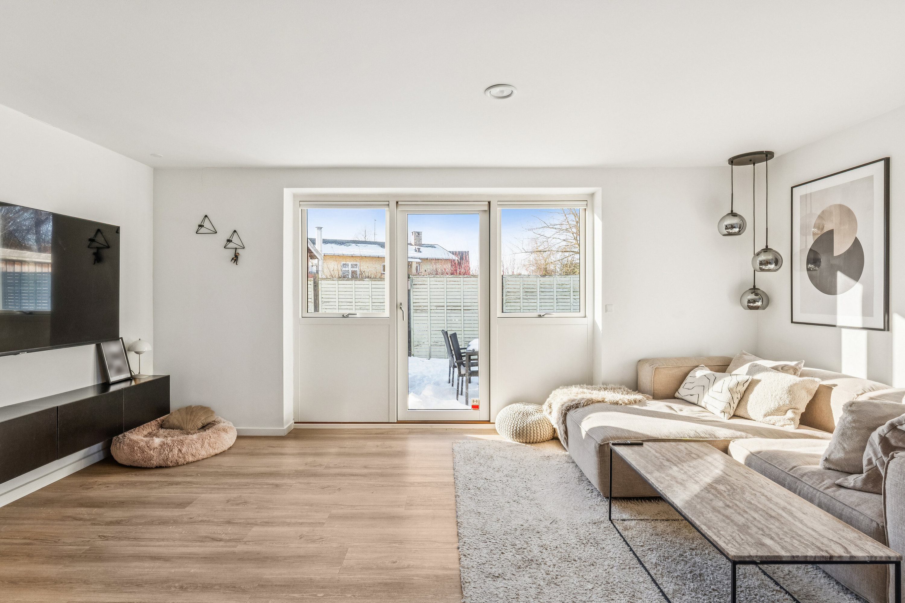 Fremhævet stue billede i fuldskærmstilstand. Billede af Låsbyvej 18B, 2610 Rødovre